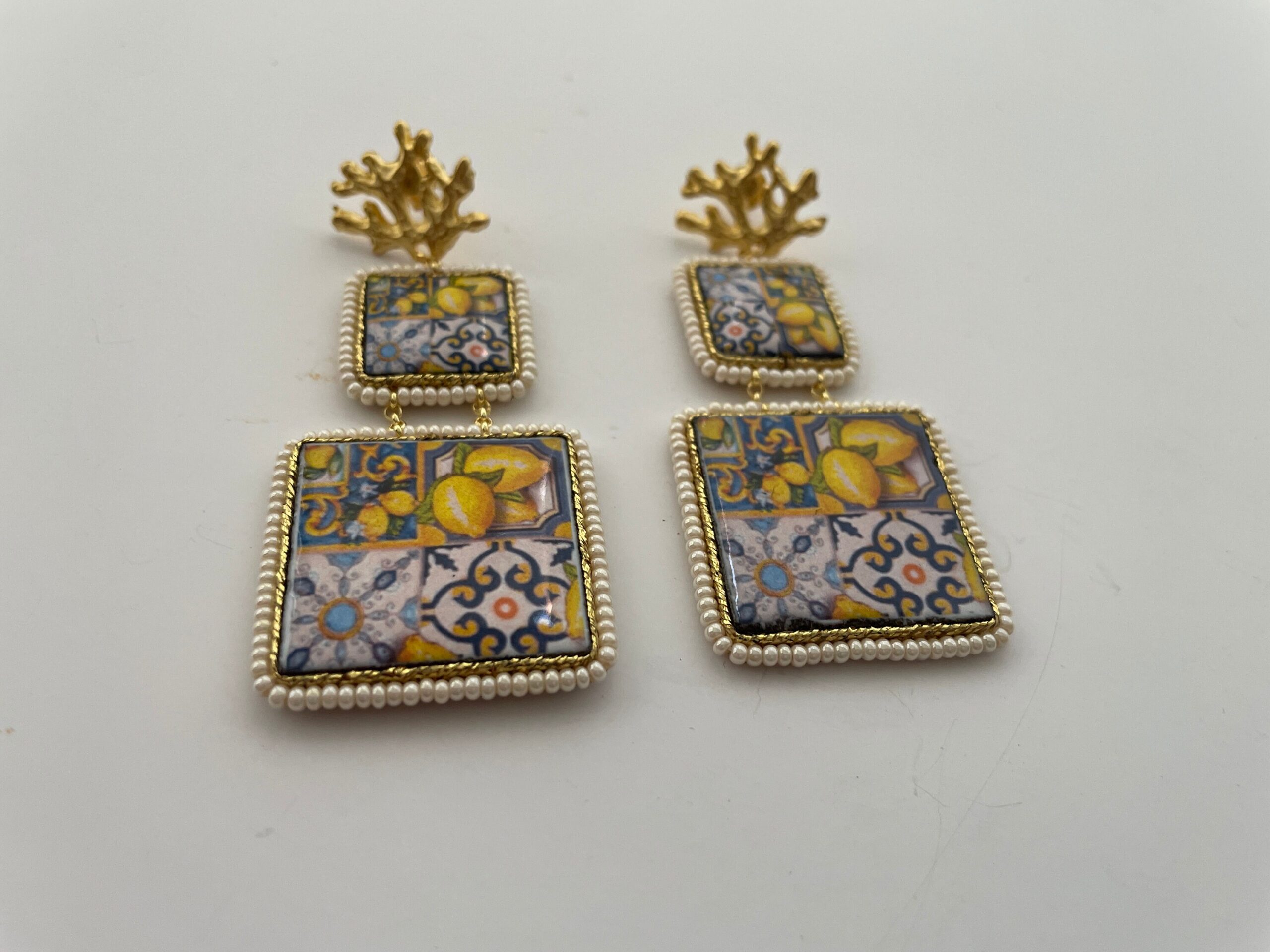 Orecchini siciliani, orecchini Caltagirone, orecchini maiolica siciliana, limoni, orecchini pendenti, orecchini luminosi, regalo ragazza Limoni e Agrumi