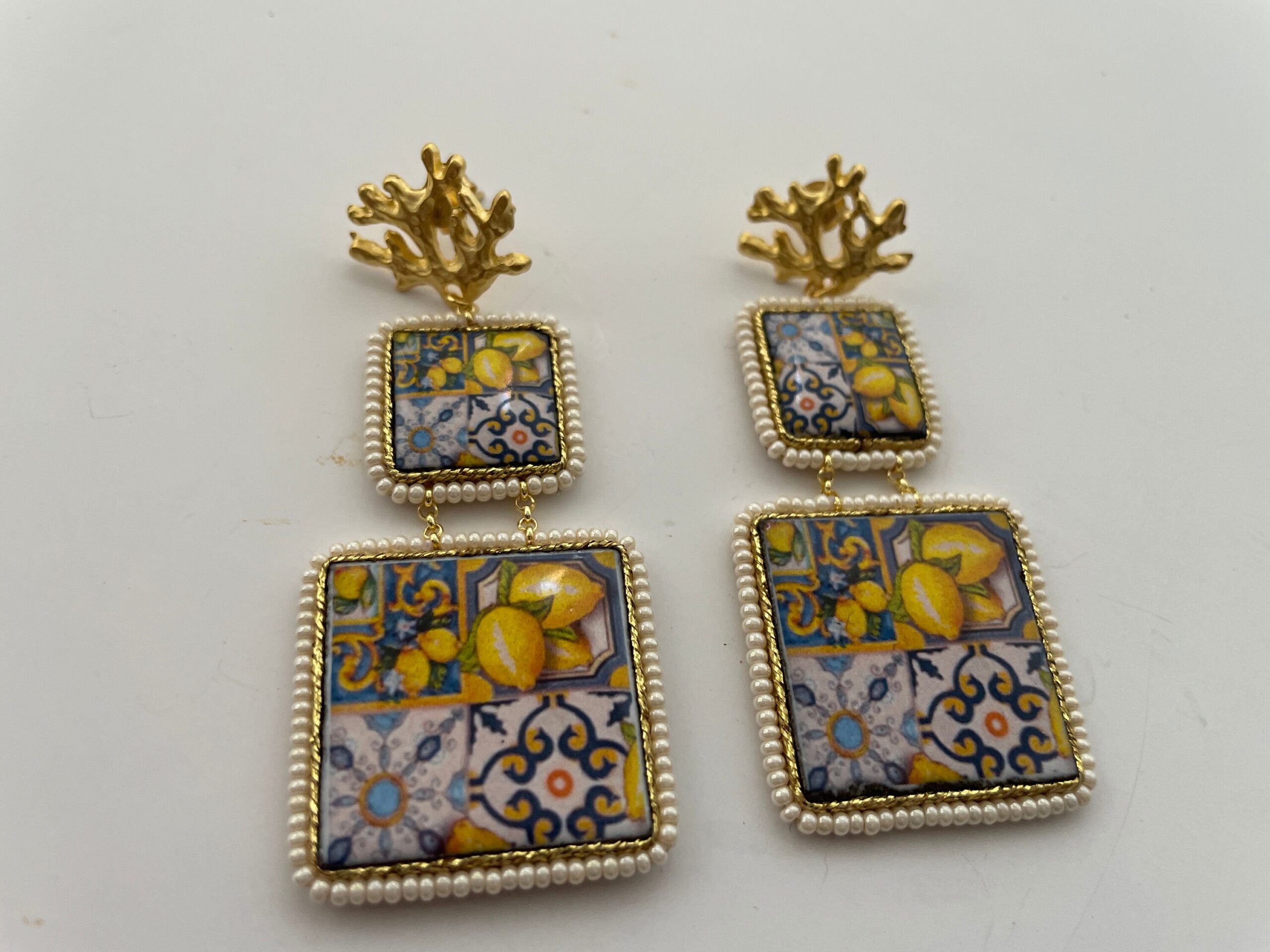 Orecchini siciliani, orecchini Caltagirone, orecchini maiolica siciliana, limoni, orecchini pendenti, orecchini luminosi, regalo ragazza Limoni e Agrumi