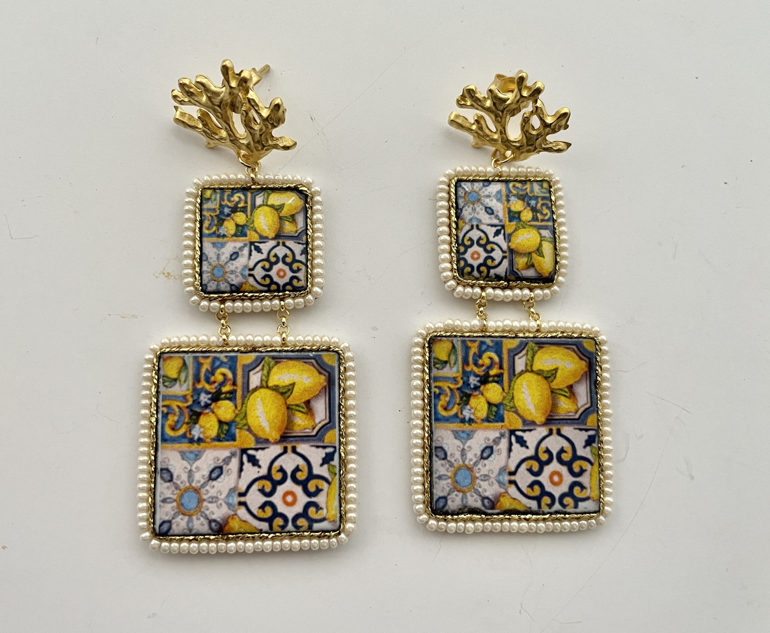 Orecchini siciliani, orecchini Caltagirone, orecchini maiolica siciliana, limoni, orecchini pendenti, orecchini luminosi, regalo ragazza Limoni e Agrumi