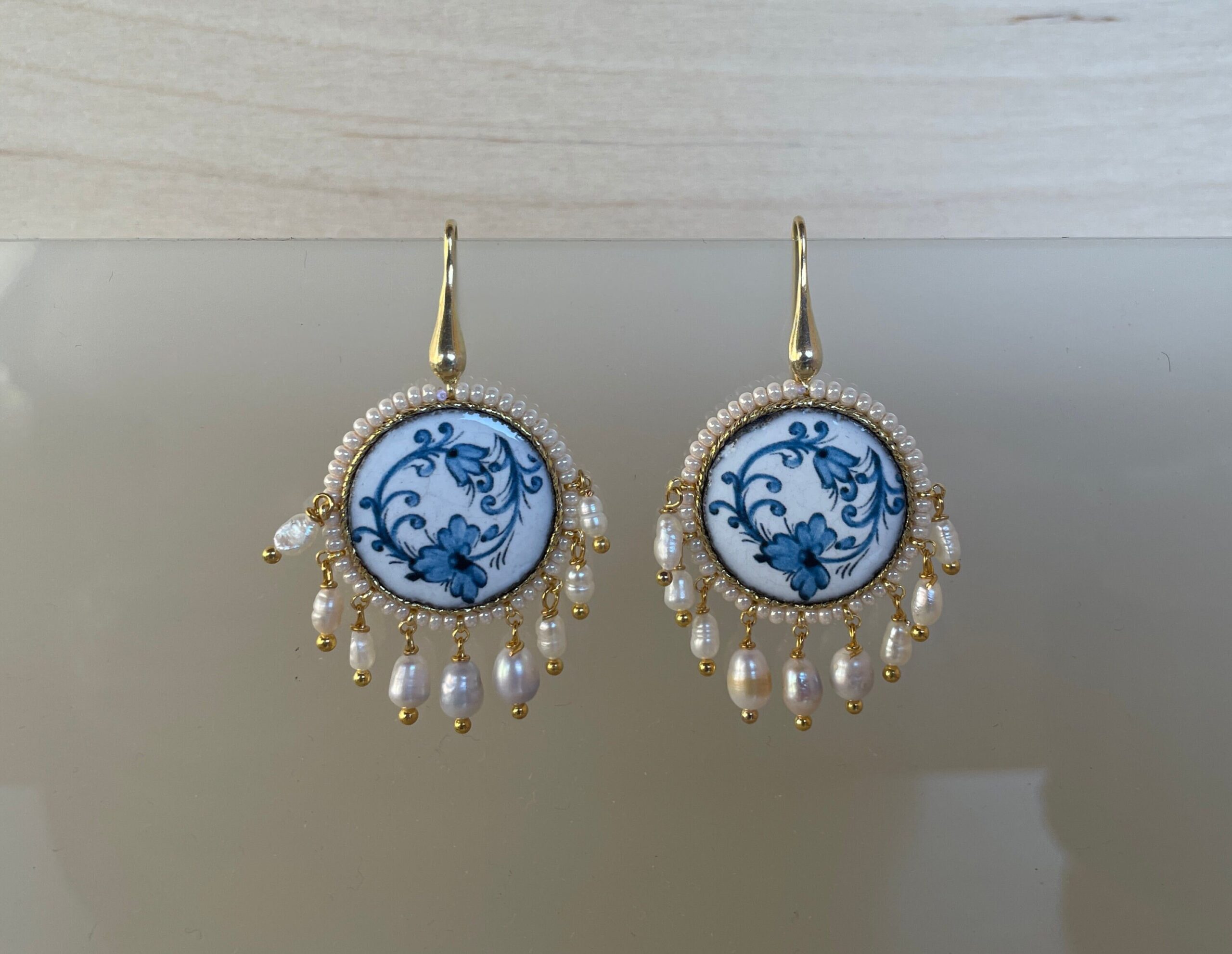 Orecchini Caltagirone e perle di fiume, mattonella maiolica siciliana, orecchini argento pendenti, orecchini siciliani. Orecchini con Mattonelle Caltagirone