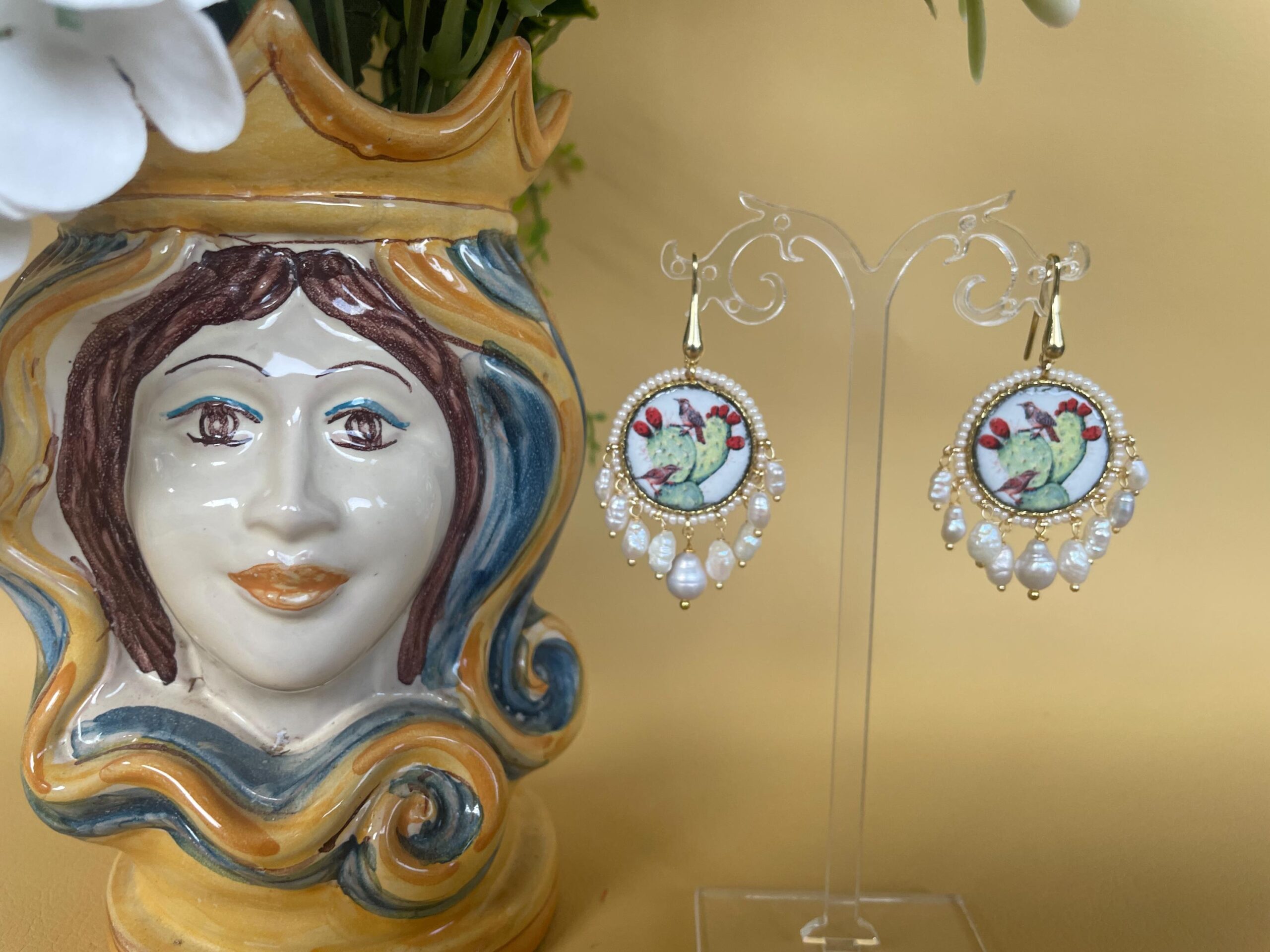 Orecchini argento, con mattonella tonda in Ceramica di Caltagirone, Fico d’India e perle di fiume Fichi d'India e cactus