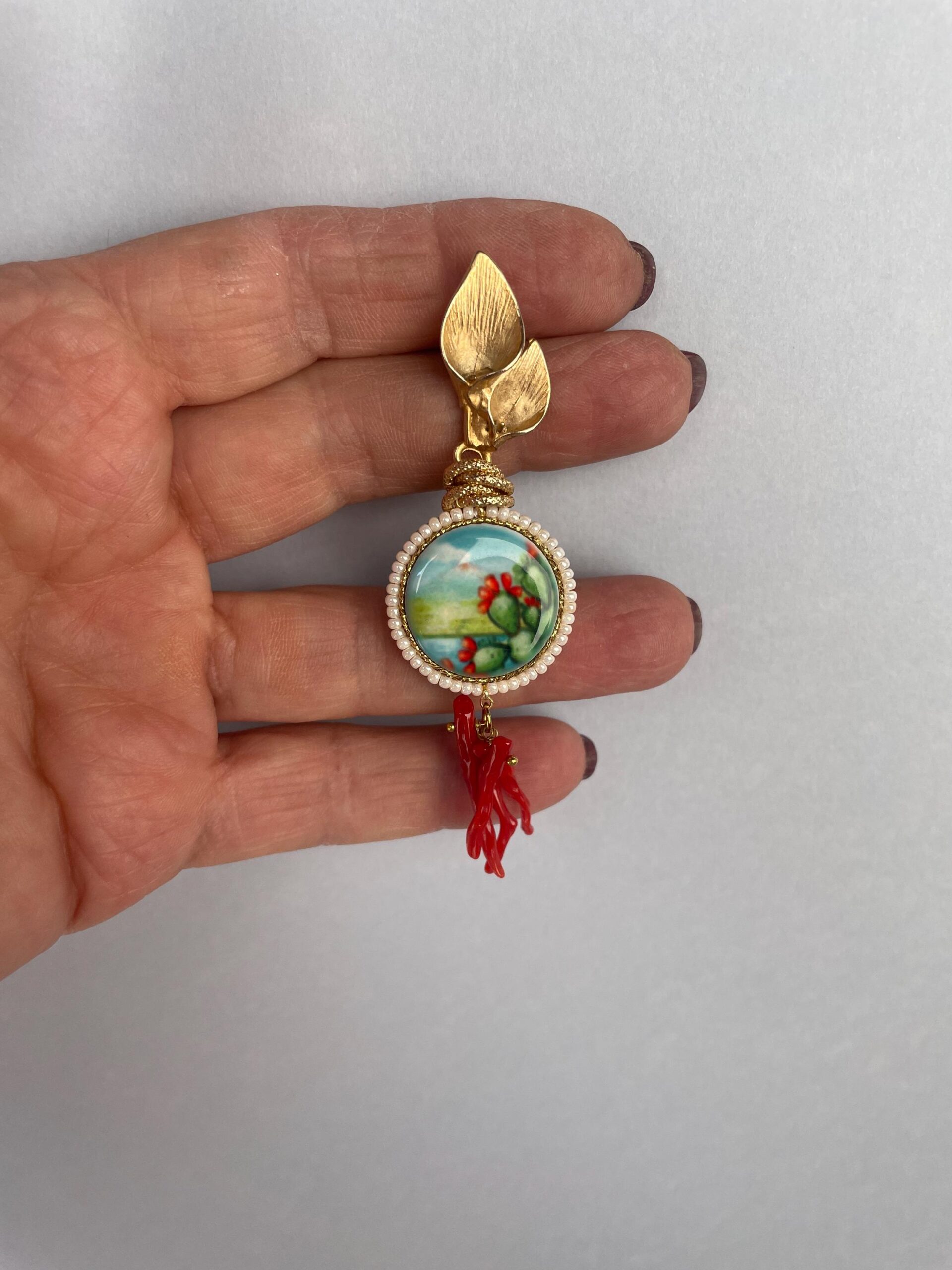 Orecchini siciliani, orecchini mattonella ceramica di Caltagirone con Fico d’India, pendenti rami di corallo, orecchini maxi. Fichi d'India e cactus