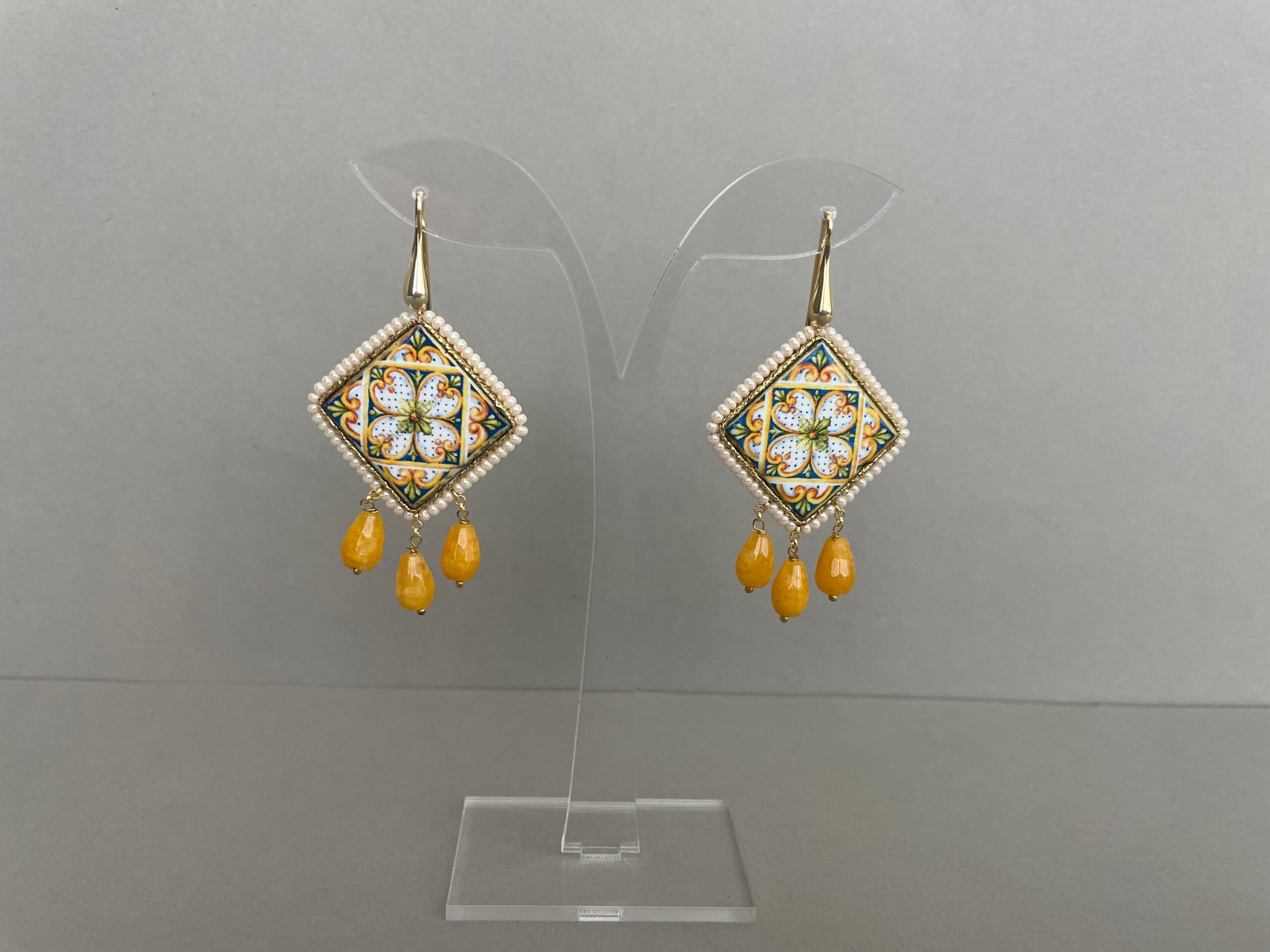 Orecchini argento 925, mattonella ceramica di Caltagirone, agata gialla, orecchini maiolica siciliana, design geometrico. Orecchini con Mattonelle Caltagirone