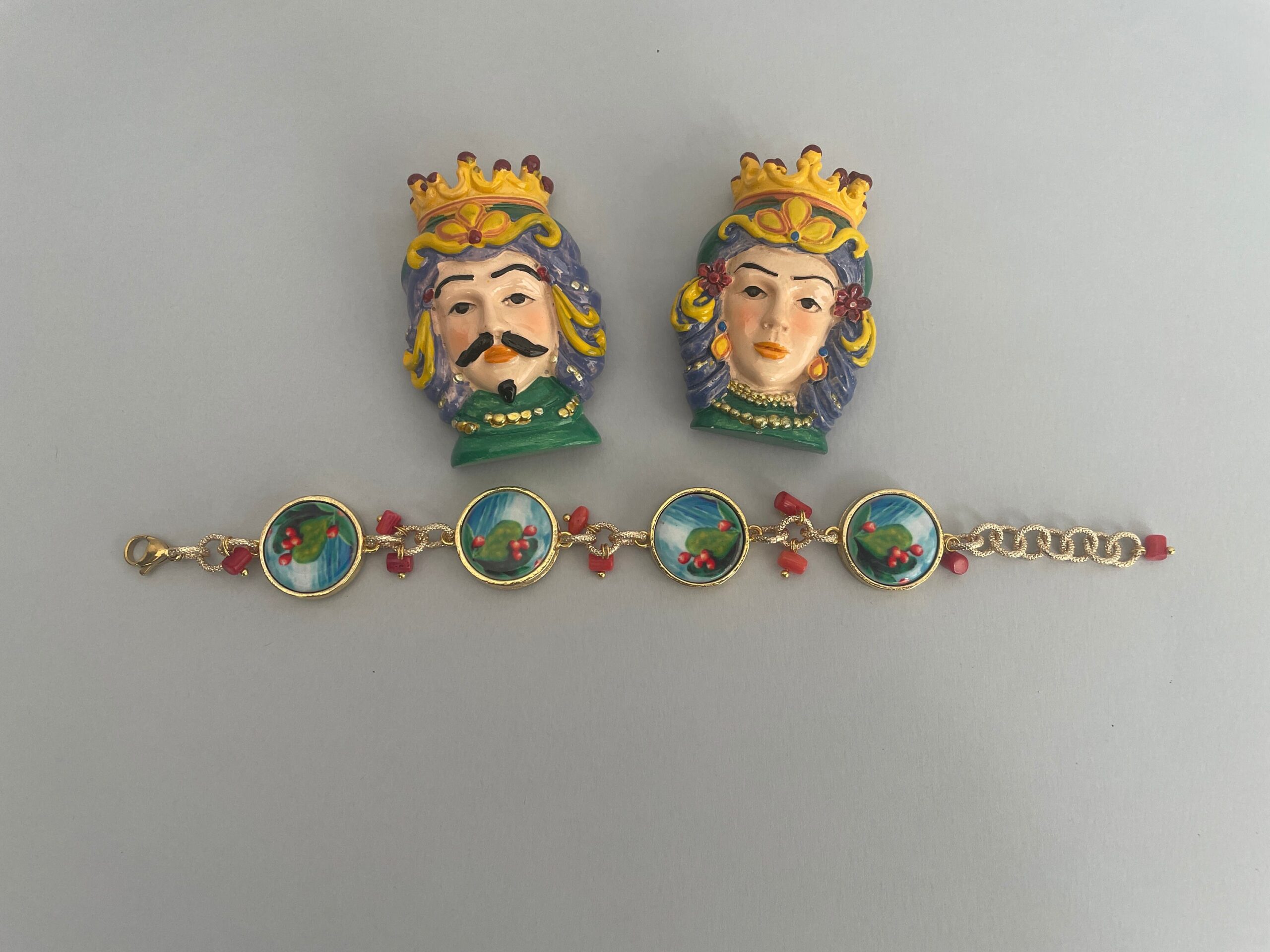 Bracciale mattonelle, Bracciale siciliano, mattonelle ceramica Caltagirone, Fico d’India, chips di corallo, catena a maglie, regalo per lei. Bracciali con Mattonelle Caltagirone