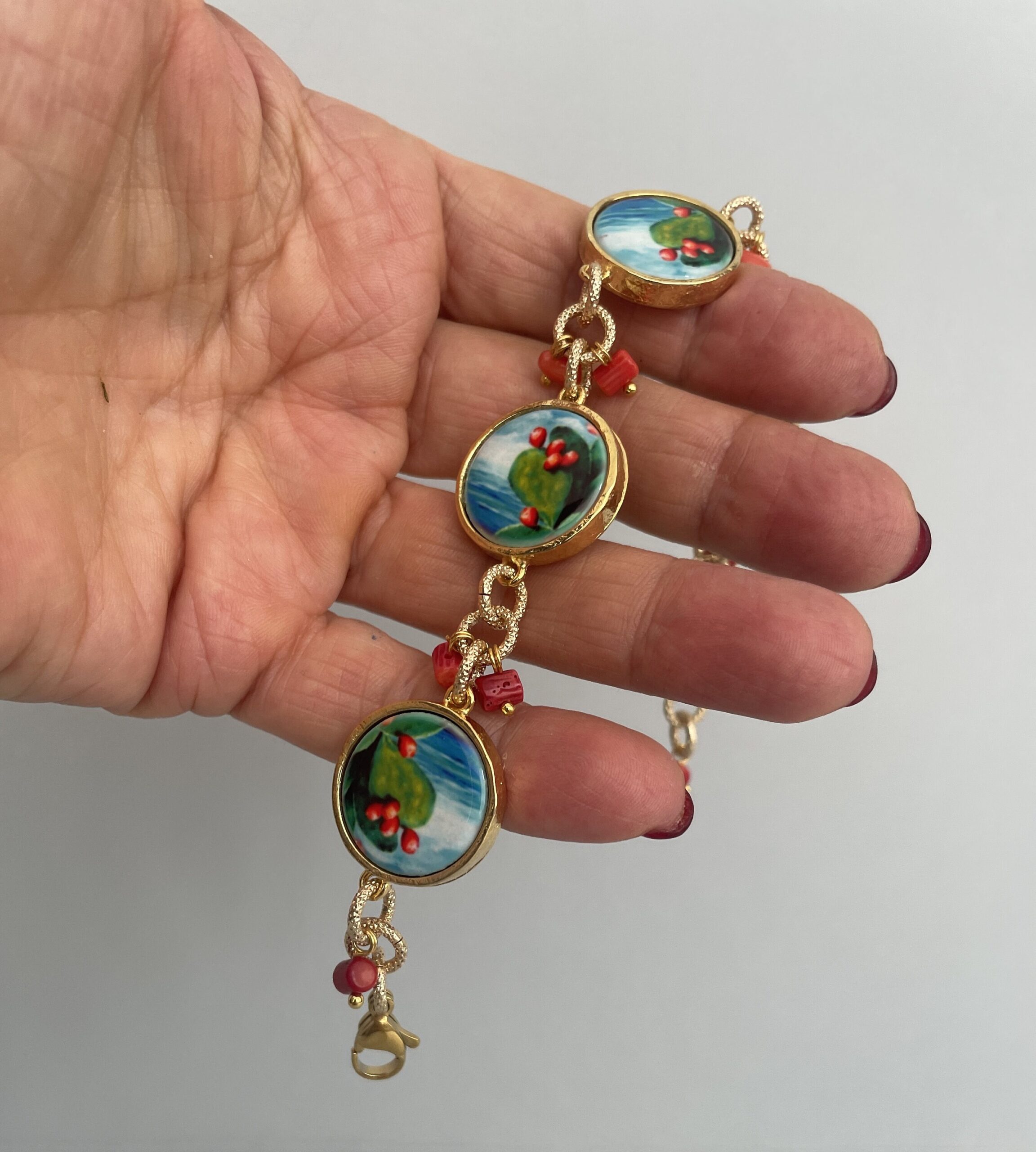 Bracciale mattonelle, Bracciale siciliano, mattonelle ceramica Caltagirone, Fico d’India, chips di corallo, catena a maglie, regalo per lei. Bracciali con Mattonelle Caltagirone