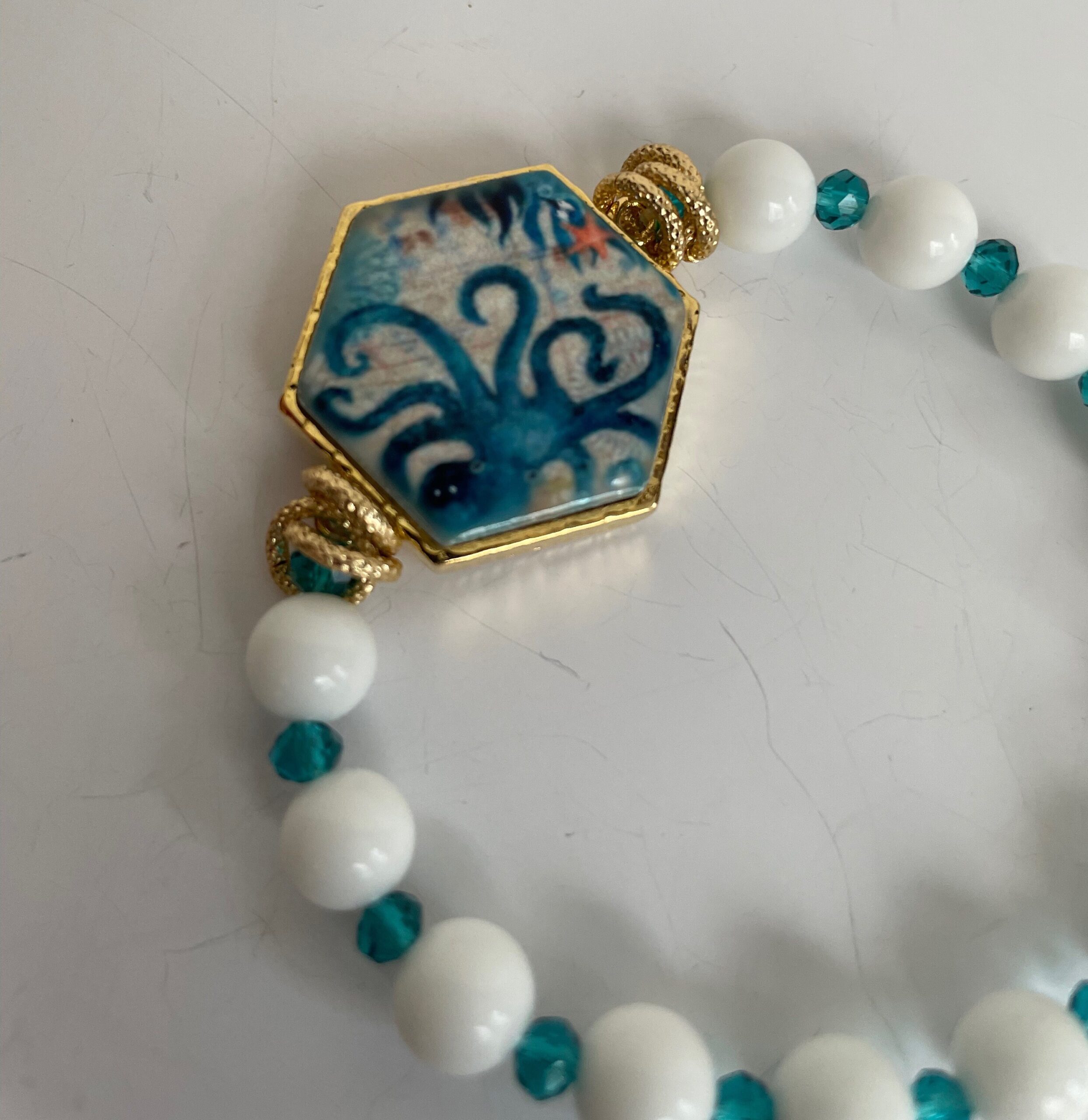 Bracciale Agata bianca, bracciale mattonella elastico, bracciale ceramica di Caltagirone, bracciale e collana bianchi, regalo per lei. Bracciali con Mattonelle Caltagirone
