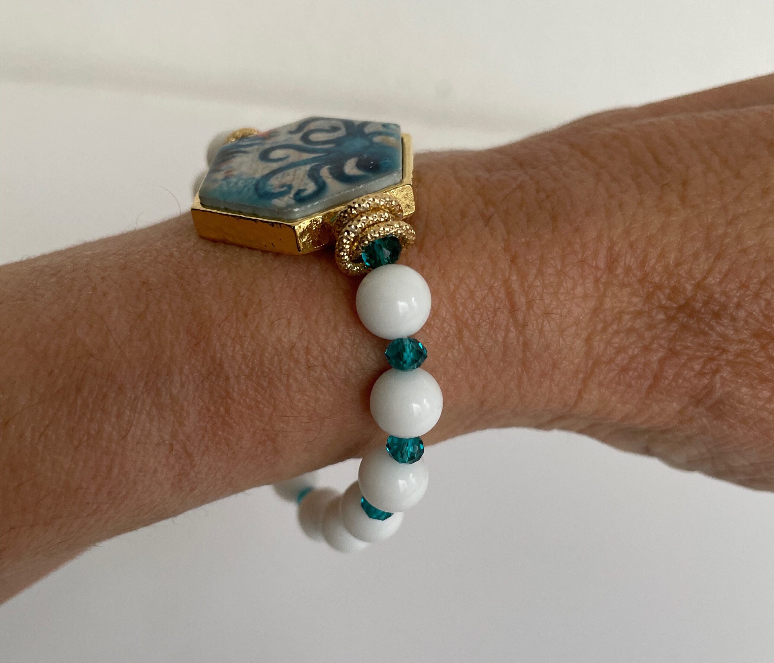 Bracciale Agata bianca, bracciale mattonella elastico, bracciale ceramica di Caltagirone, bracciale e collana bianchi, regalo per lei. Bracciali con Mattonelle Caltagirone