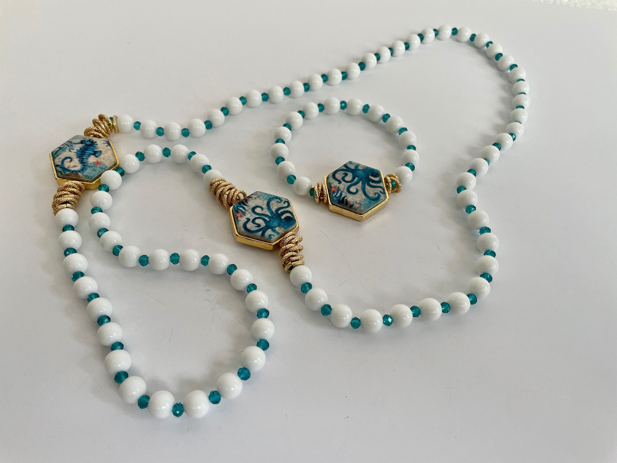 Bracciale Agata bianca, bracciale mattonella elastico, bracciale ceramica di Caltagirone, bracciale e collana bianchi, regalo per lei. Bracciali con Mattonelle Caltagirone