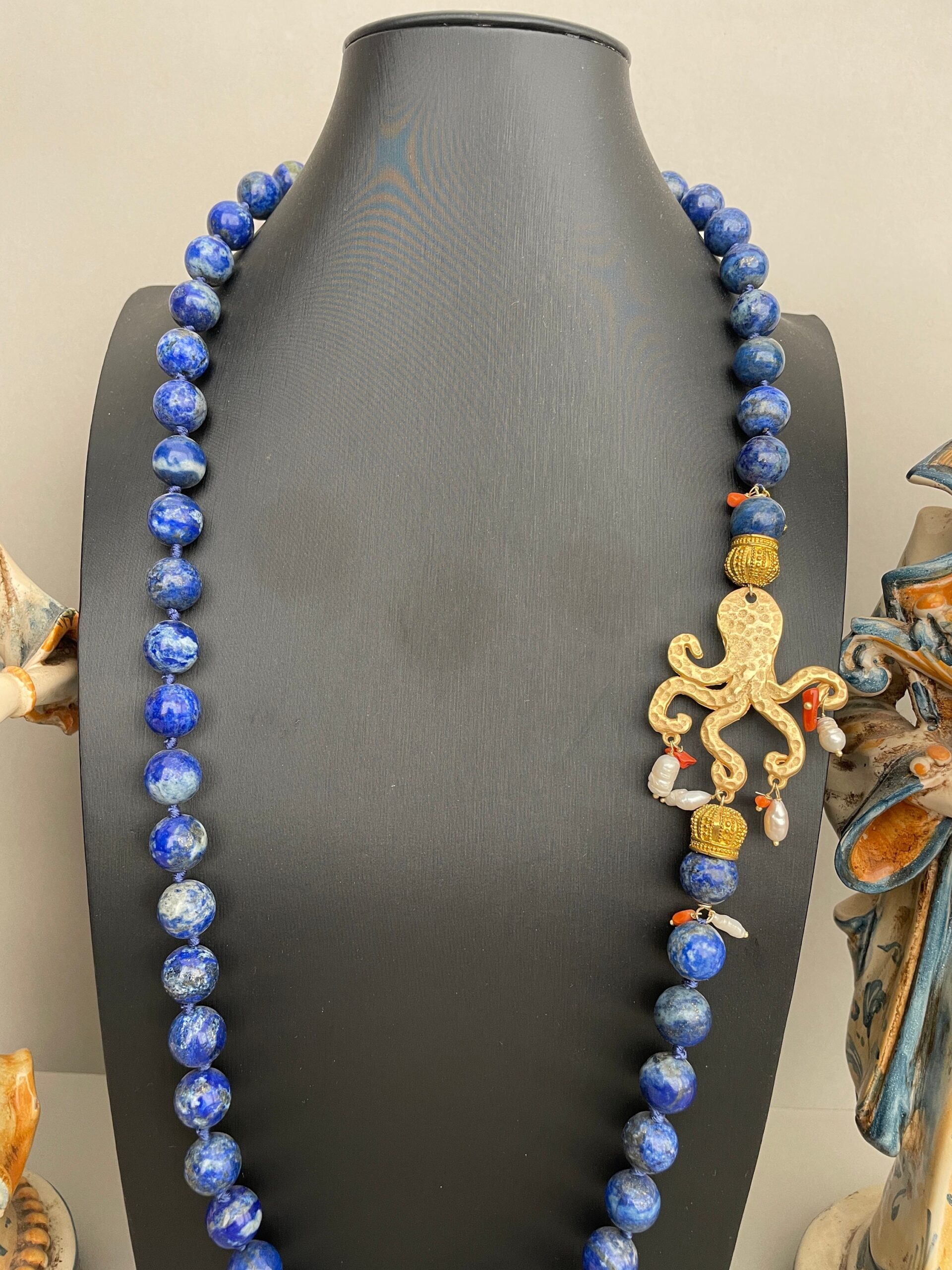 Collana siciliana, collana annodata a mano, collana di lapislazzuli, grande polipo di Zama oro, collana elegante, regalo per lei. Collane caratteristiche siciliane