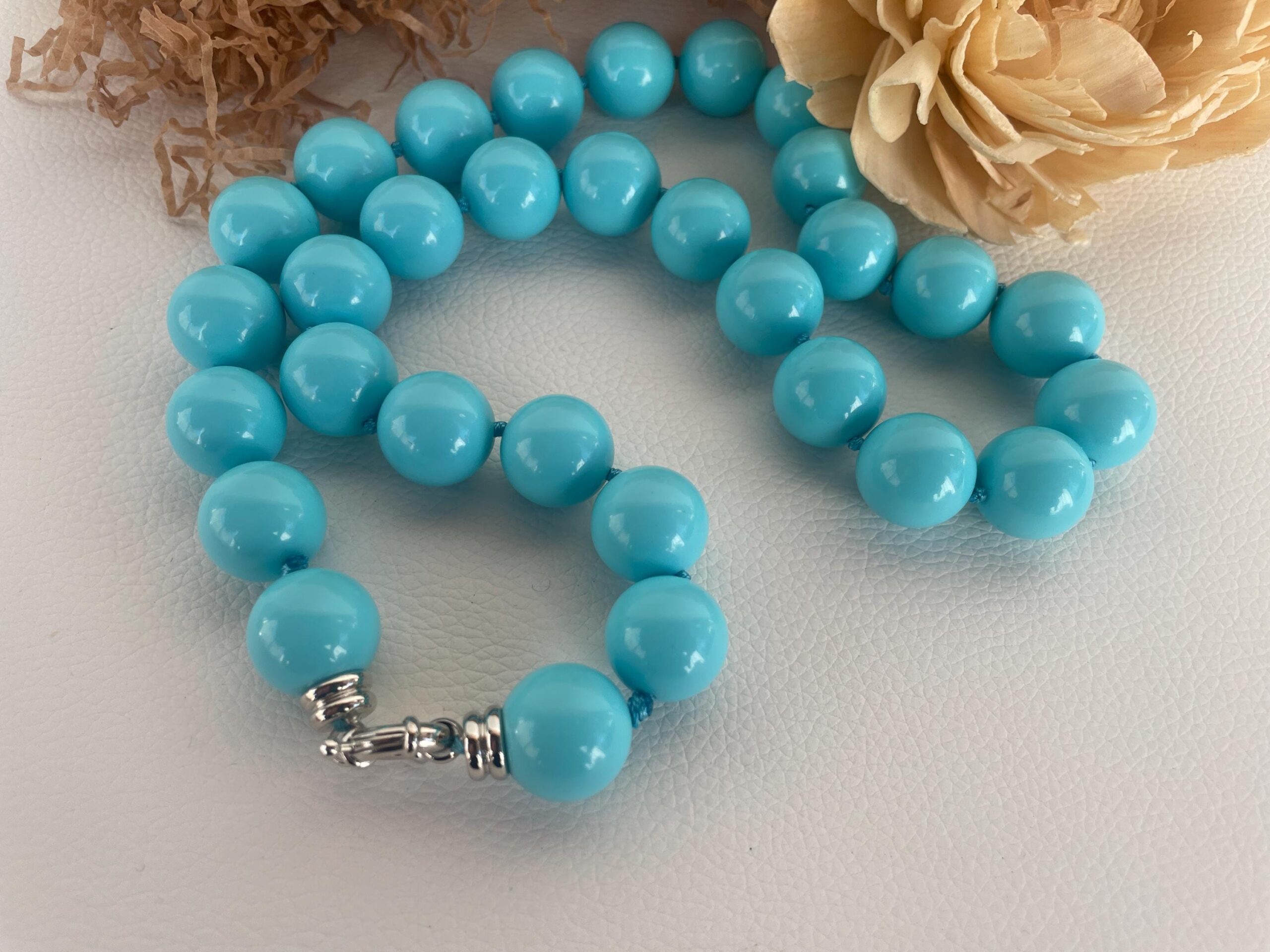 Splendida collana turchese con maxi boules di pasta di turchese, collana annodata a mano, regalo per lei. Collane caratteristiche siciliane