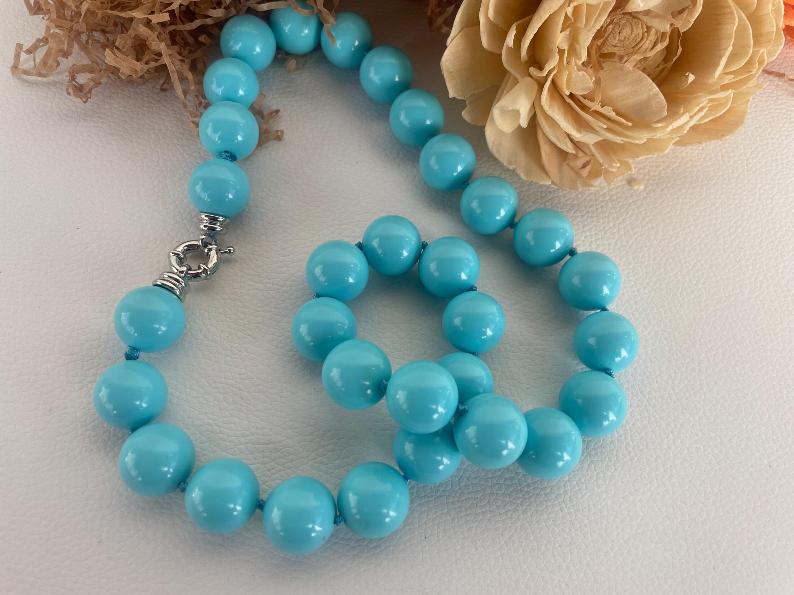 Splendida collana turchese con maxi boules di pasta di turchese, collana annodata a mano, regalo per lei. Collane caratteristiche siciliane