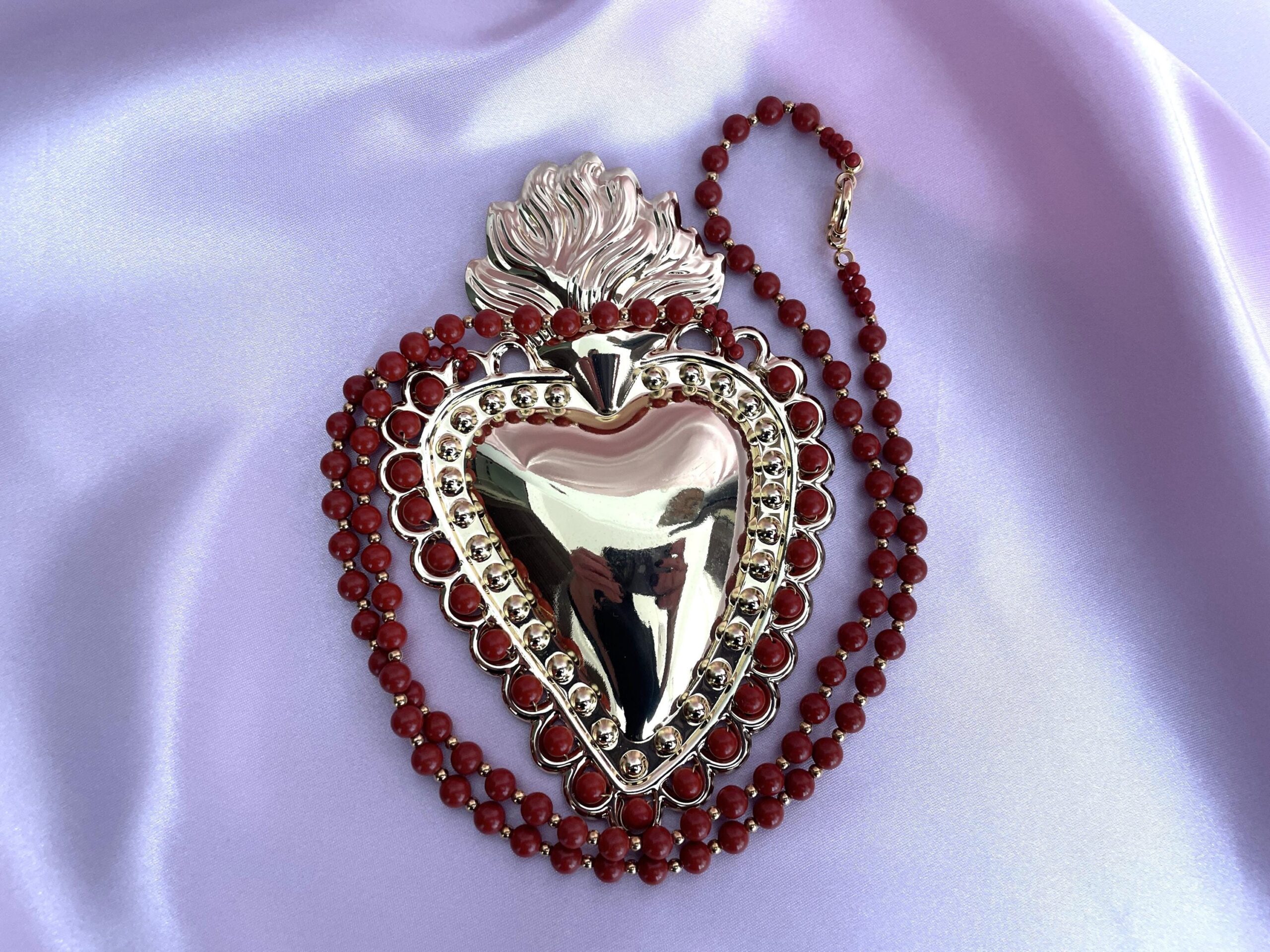 Collana maxi con perle Maiorca rosse e Cuore sacro XXXL, collana con maxi Cuore , collana vistosa, in altri colori. Collane caratteristiche siciliane