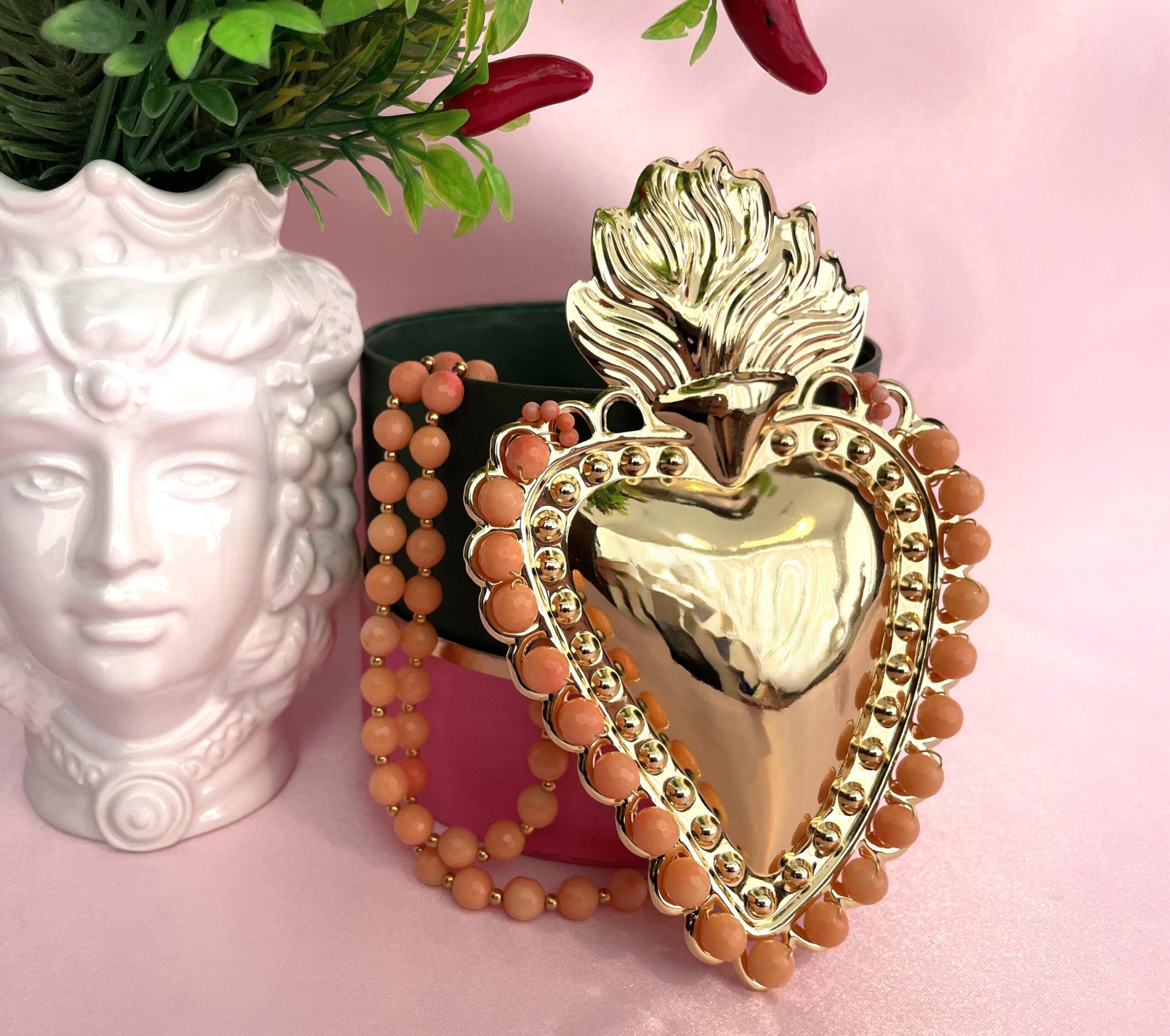 Collana maxi con perle rosa chiaro e Cuore sacro XXXL, collana con maxi Cuore, collana vistosa, altri colori. Collane caratteristiche siciliane