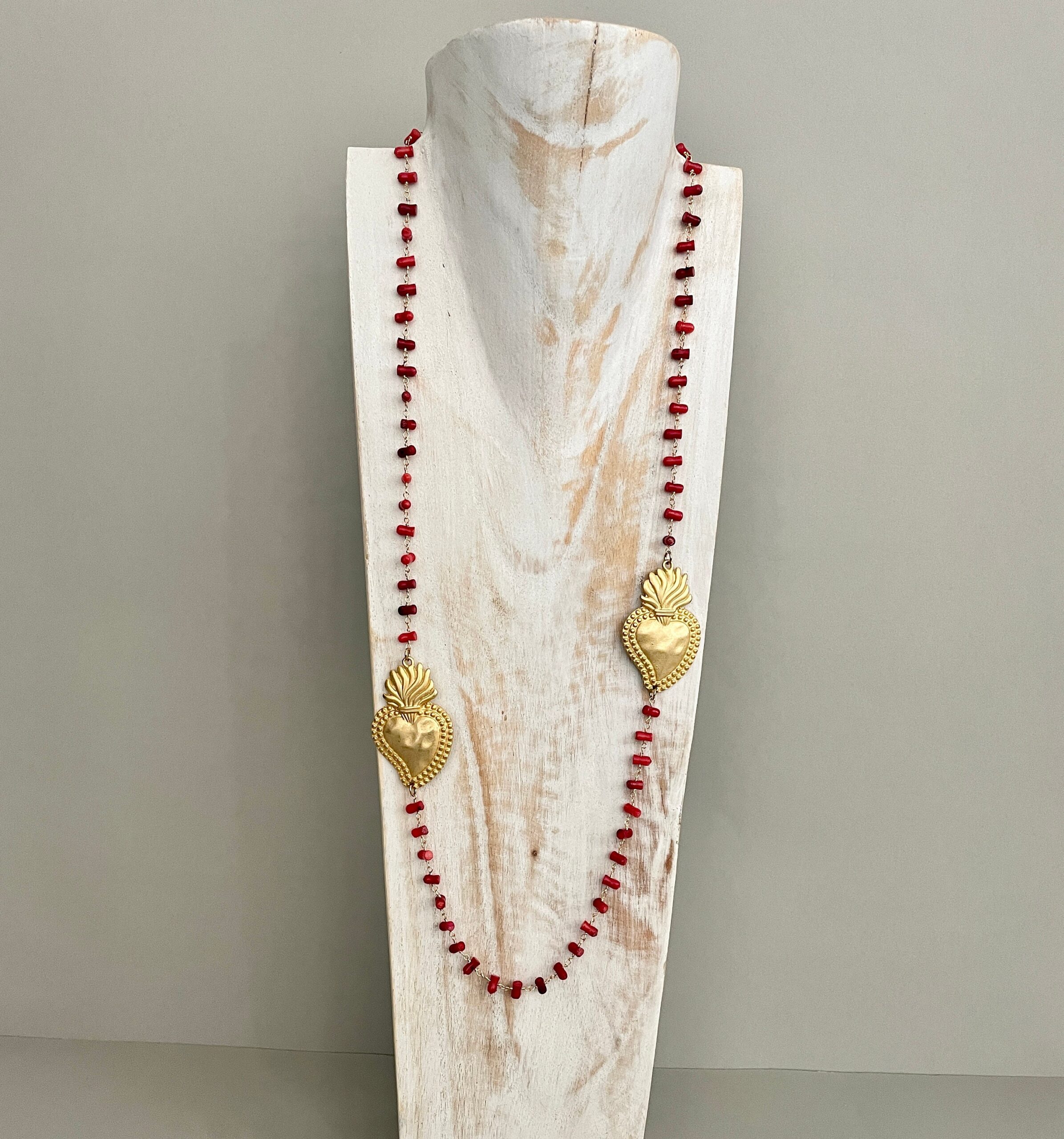Collana siciliana, collana lunga, catena rosario corallo, due grandi cuori sacri, collana rossa, regalo per lei. Collane caratteristiche siciliane