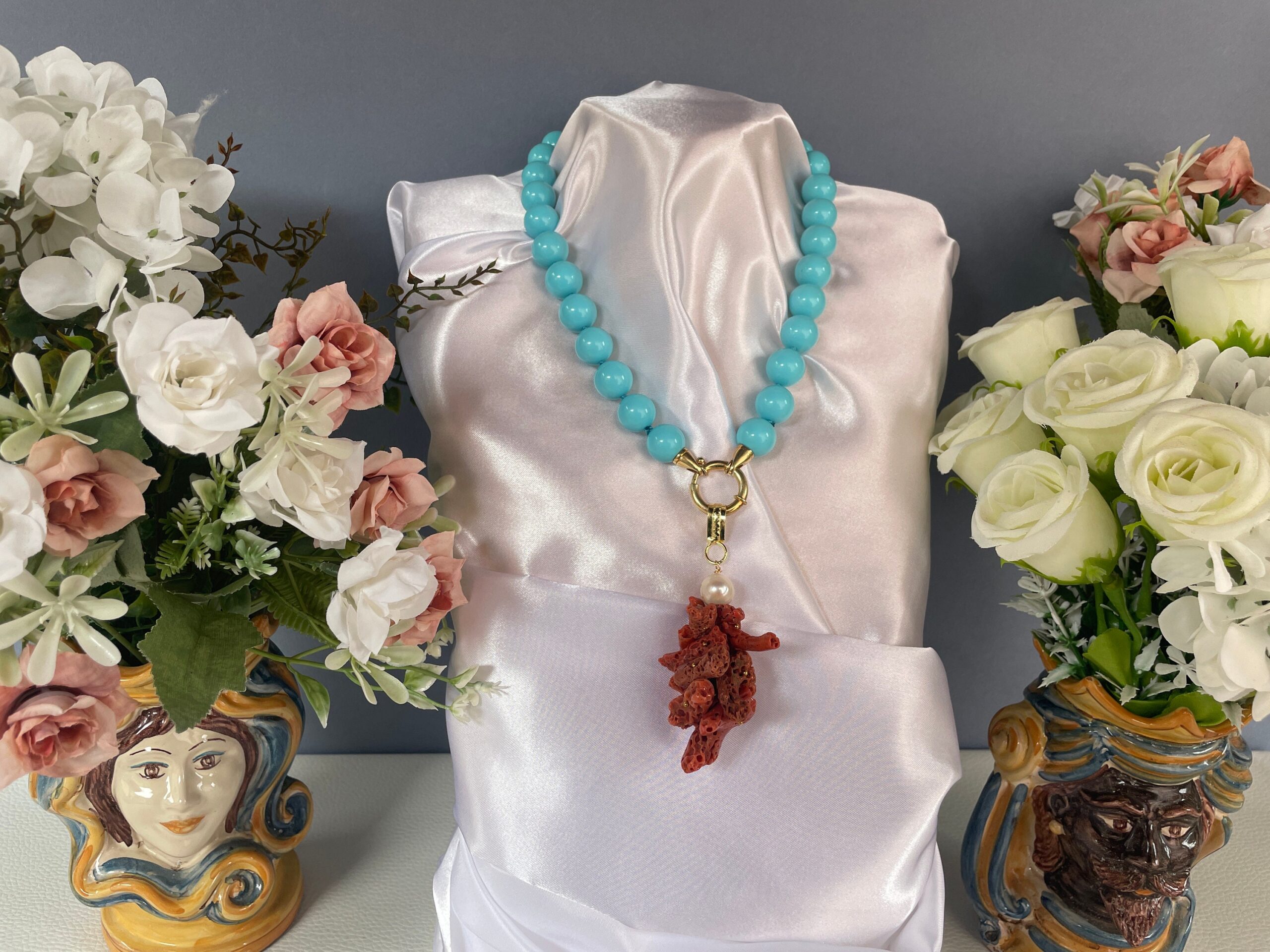 Collana corta elegante, grandi perle pasta di turchese, argento 925, ciondolo Corallo autentico del Mediterraneo, regalo per lei. Collane caratteristiche siciliane