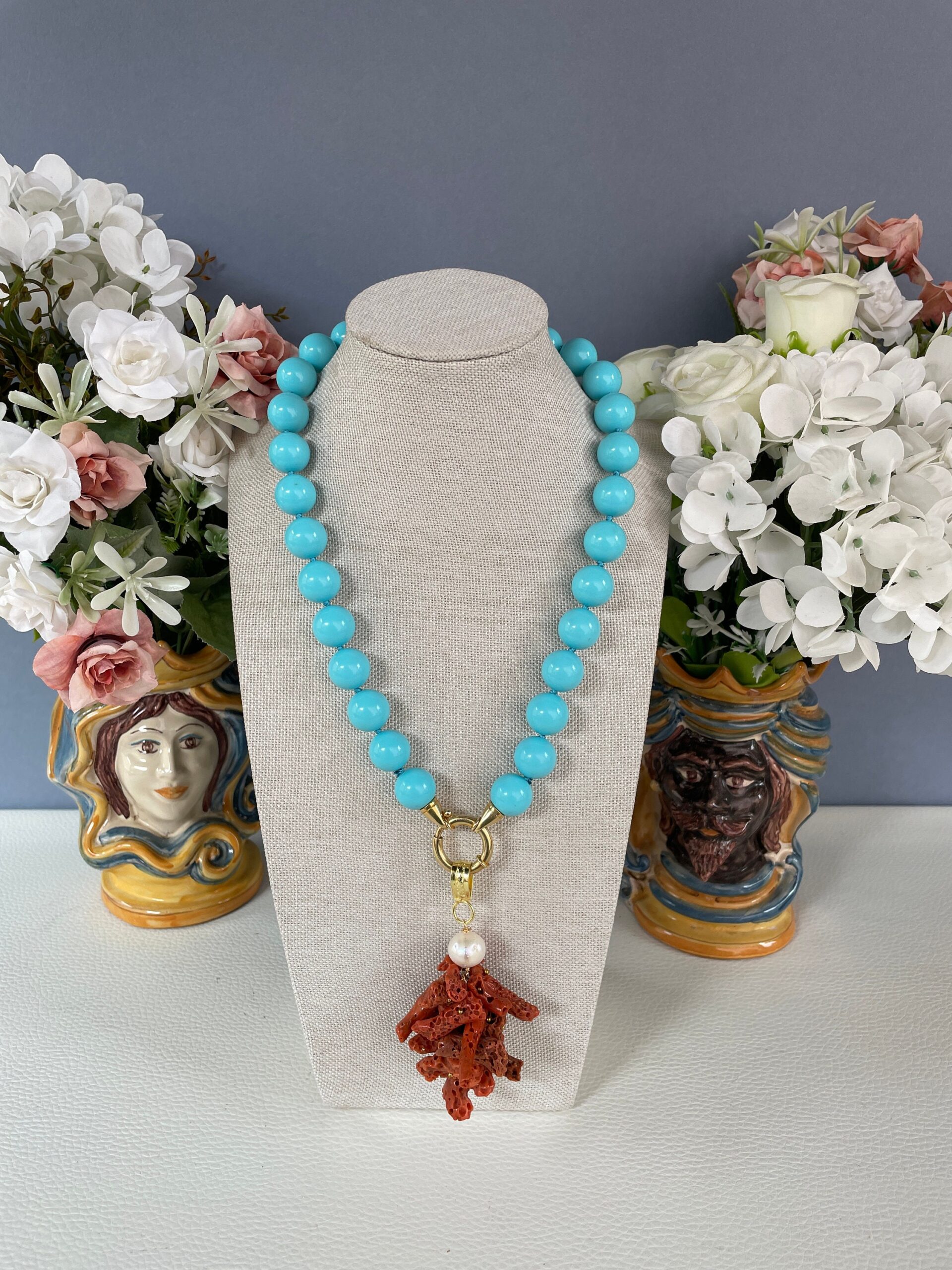 Collana corta elegante, grandi perle pasta di turchese, argento 925, ciondolo Corallo autentico del Mediterraneo, regalo per lei. Collane caratteristiche siciliane