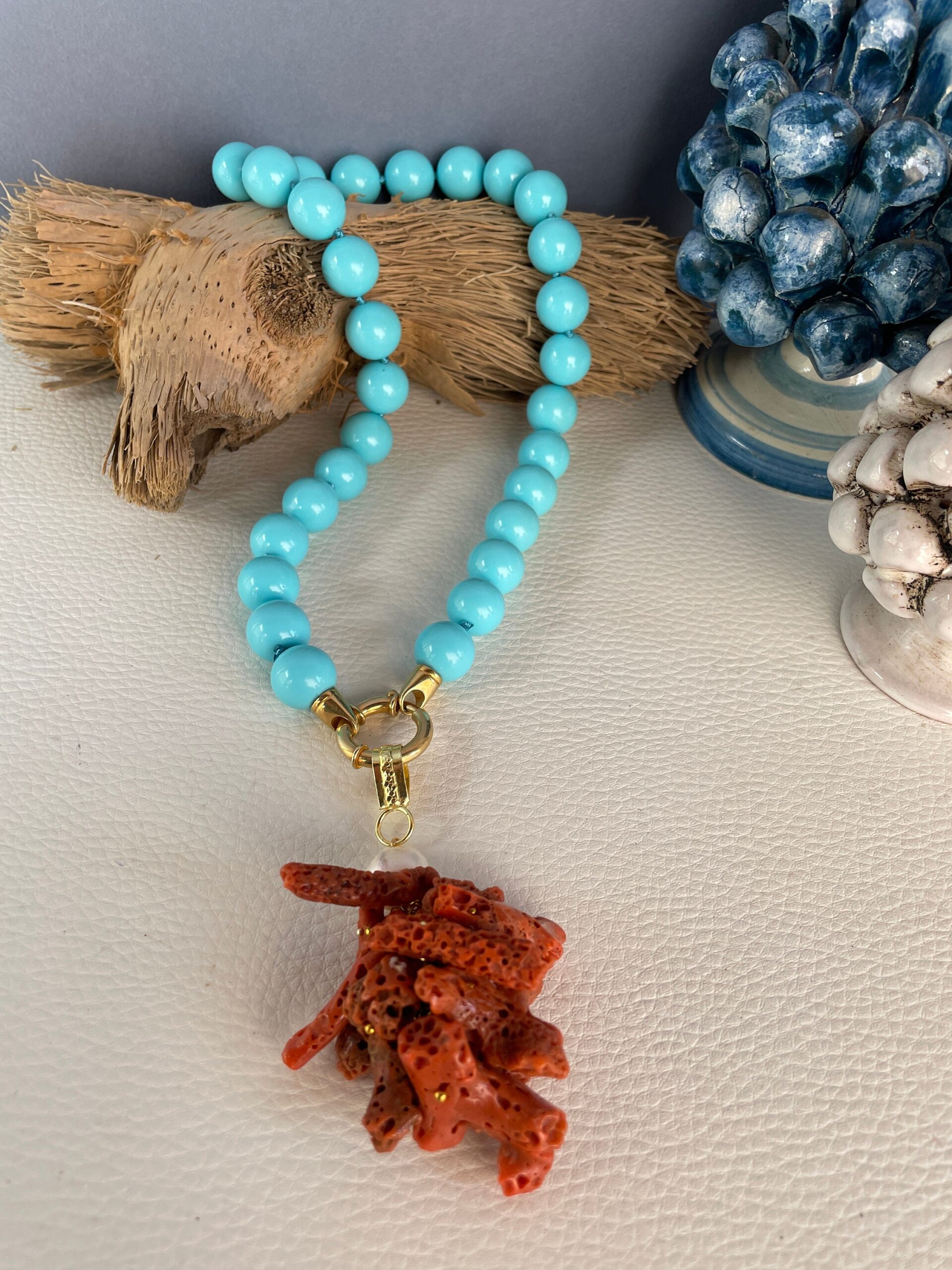 Collana corta elegante, grandi perle pasta di turchese, argento 925, ciondolo Corallo autentico del Mediterraneo, regalo per lei. Collane caratteristiche siciliane