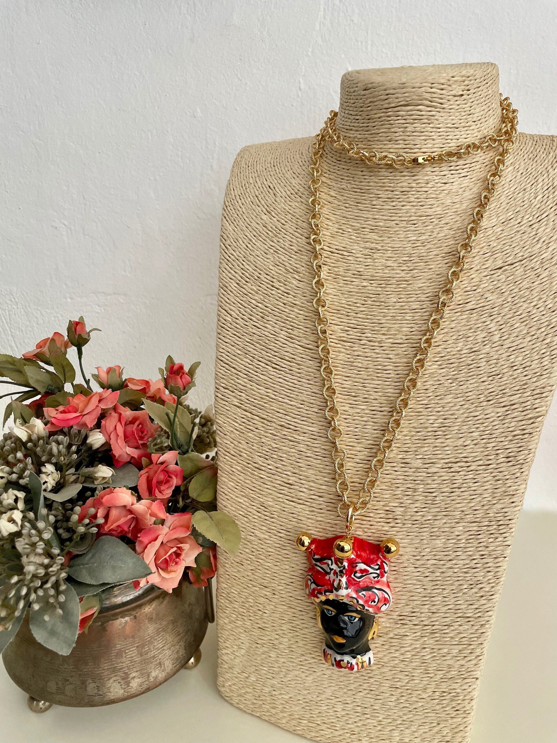Collana siciliana, catena alluminio anallergico, ciondolo testa di moro in ceramica di Caltagirone. Collane caratteristiche siciliane