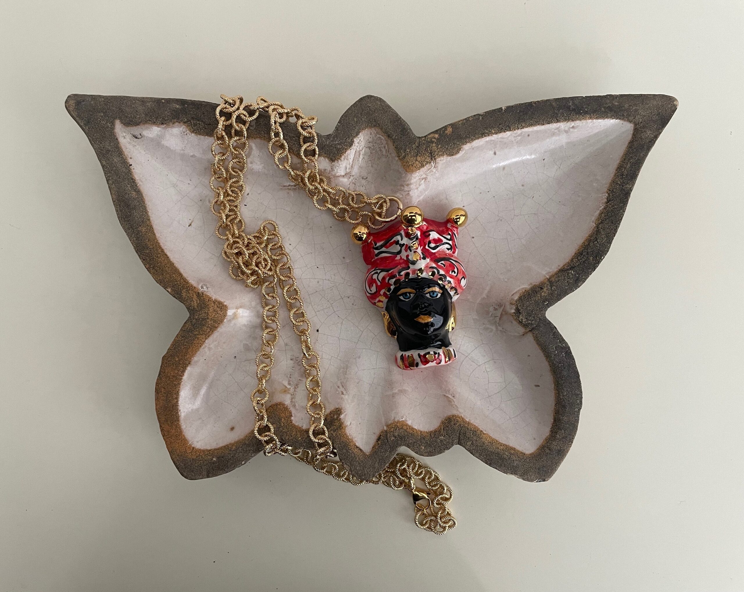 Collana siciliana, catena alluminio anallergico, ciondolo testa di moro in ceramica di Caltagirone. Collane caratteristiche siciliane