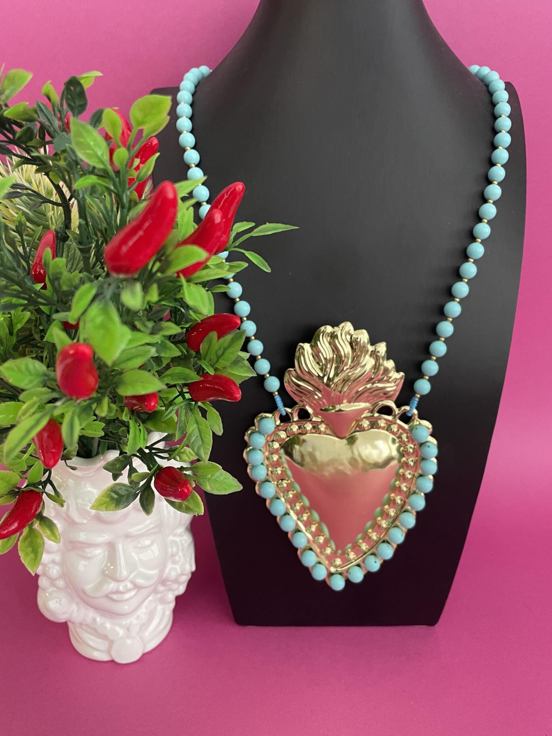 Collana maxi con filo di perle e Cuore sacro XXXL, collana con maxi Cuore e perle, collana vistosa, in vari colori. Collane caratteristiche siciliane
