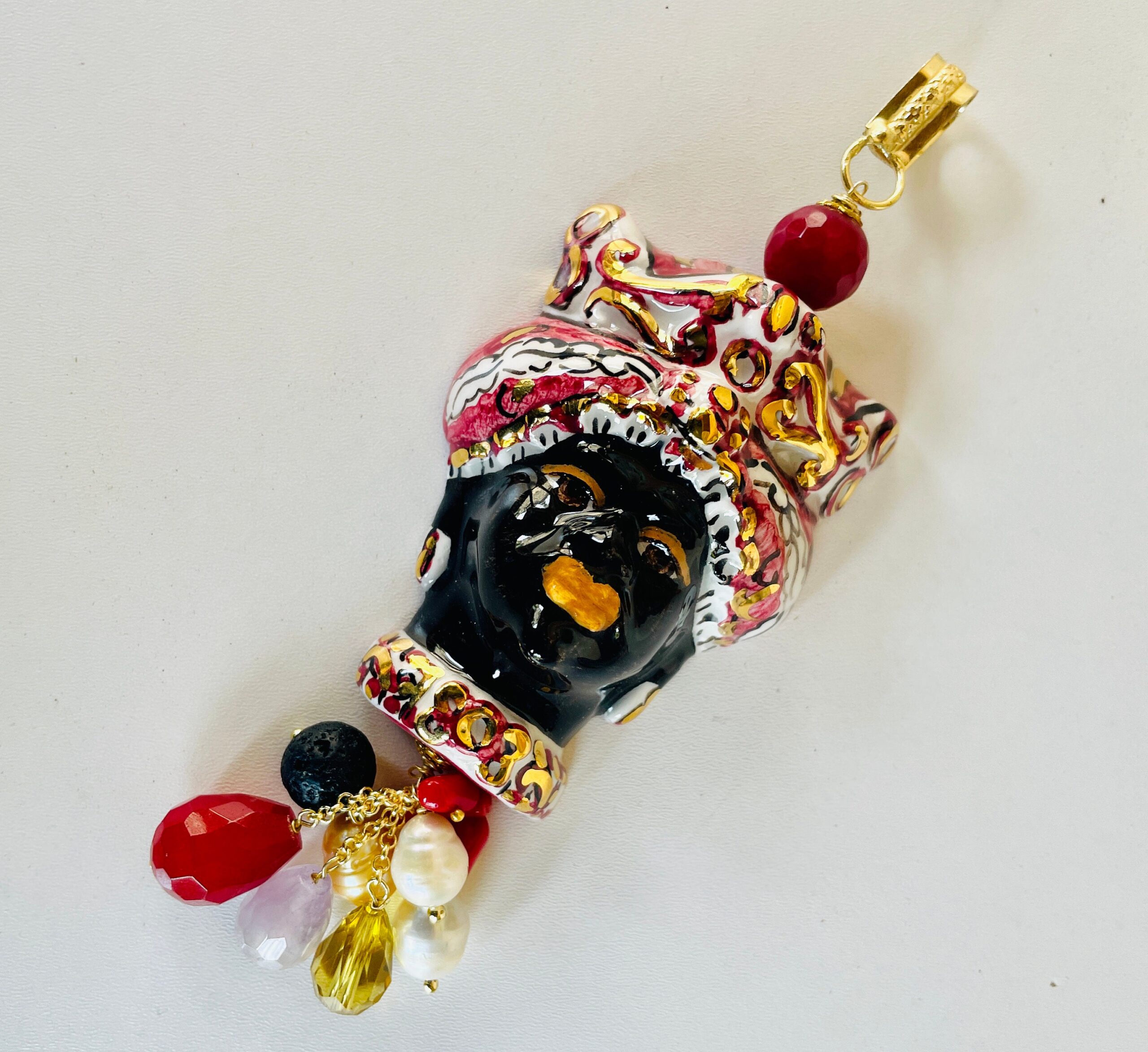 Collana a cerchio rigida, collare rigido con pendente, ciondolo maxi con Testa di Moro, Ceramica di Caltagirone dipinta a mano. Collane caratteristiche siciliane