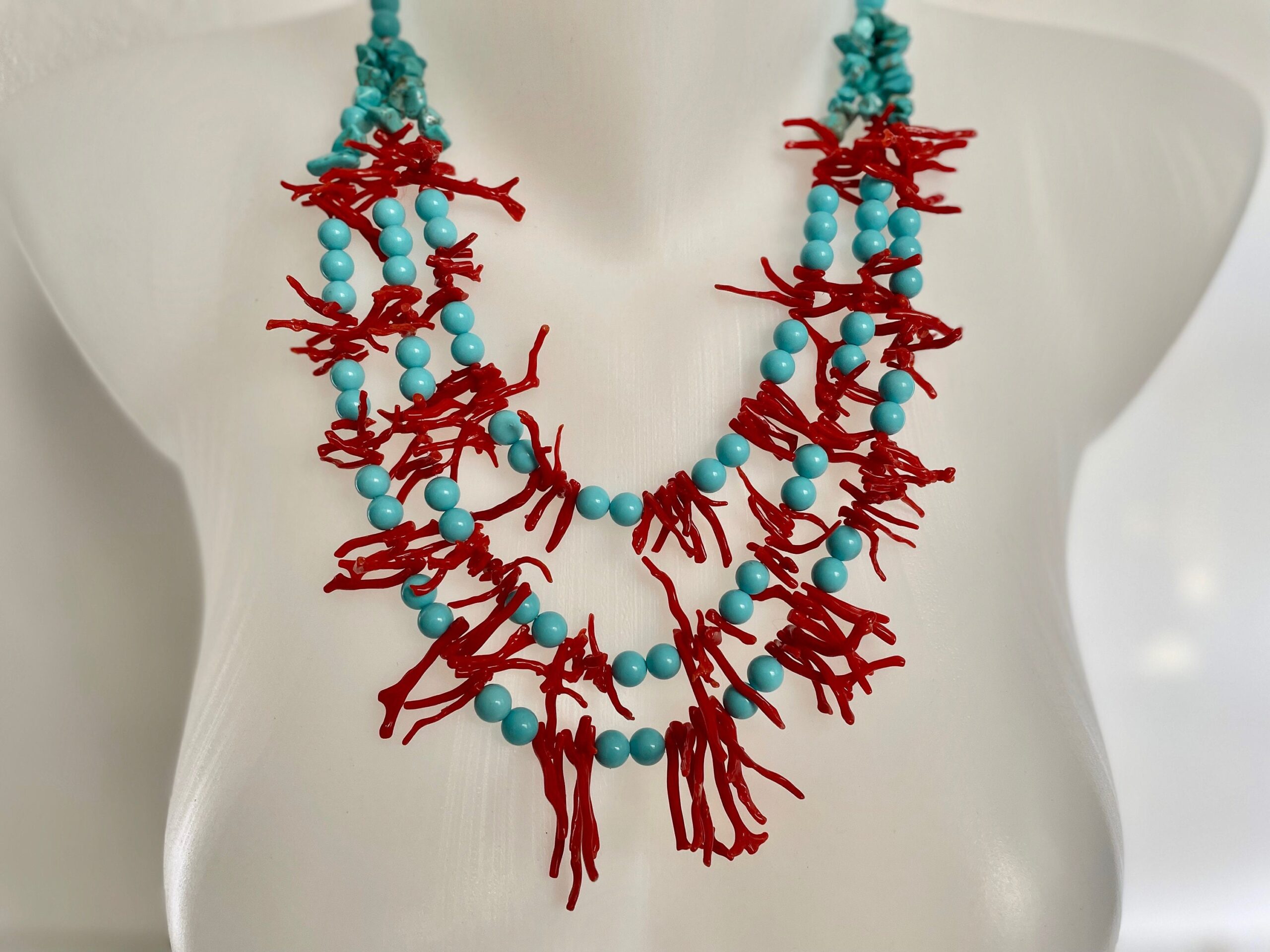 Collana importante, collana turchese e corallo, collana corallo autentico, collana tre fili, collana elegante, regalo per lei. Collane caratteristiche siciliane