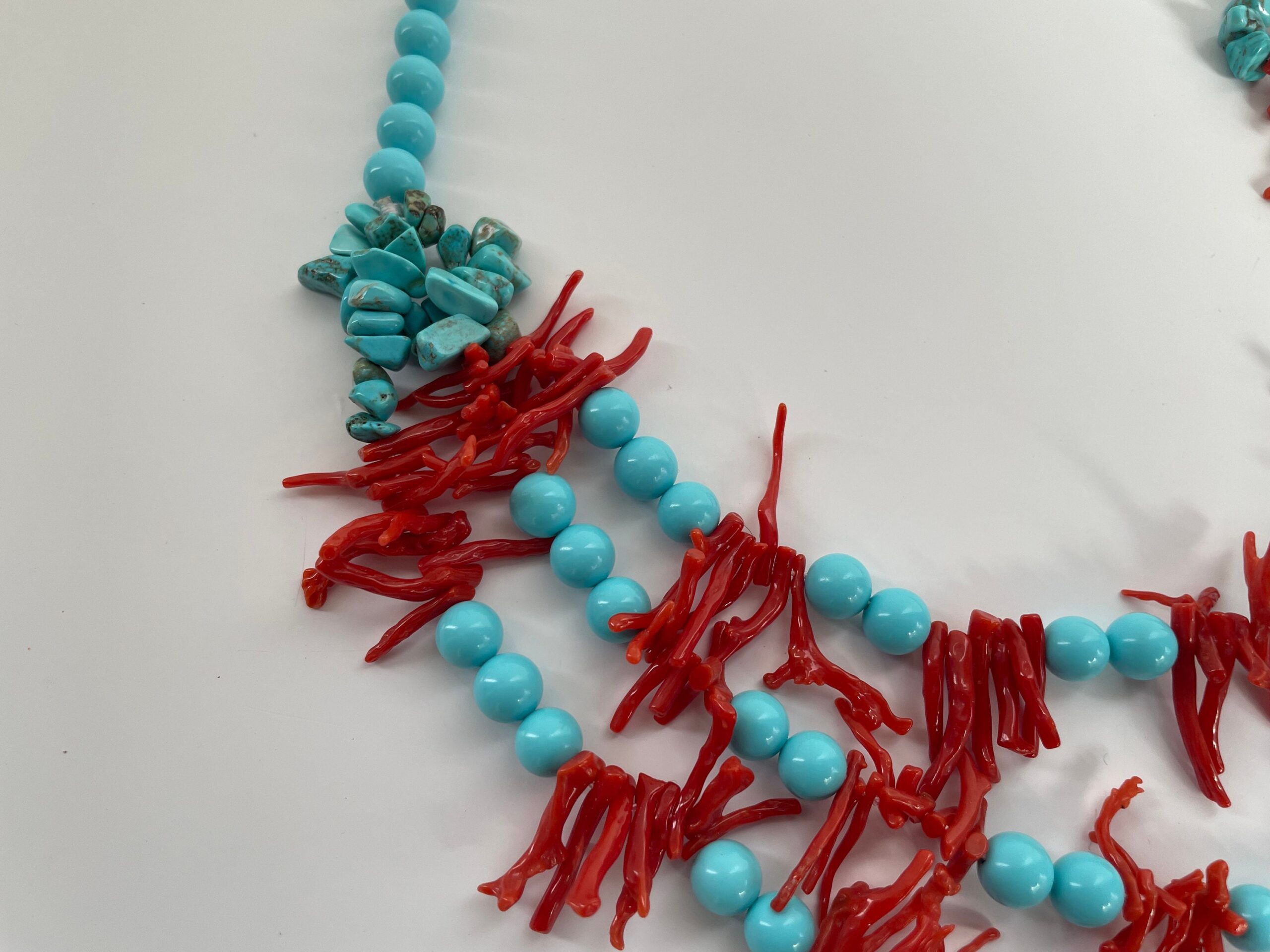Collana importante, collana turchese e corallo, collana corallo autentico, collana tre fili, collana elegante, regalo per lei. Collane caratteristiche siciliane