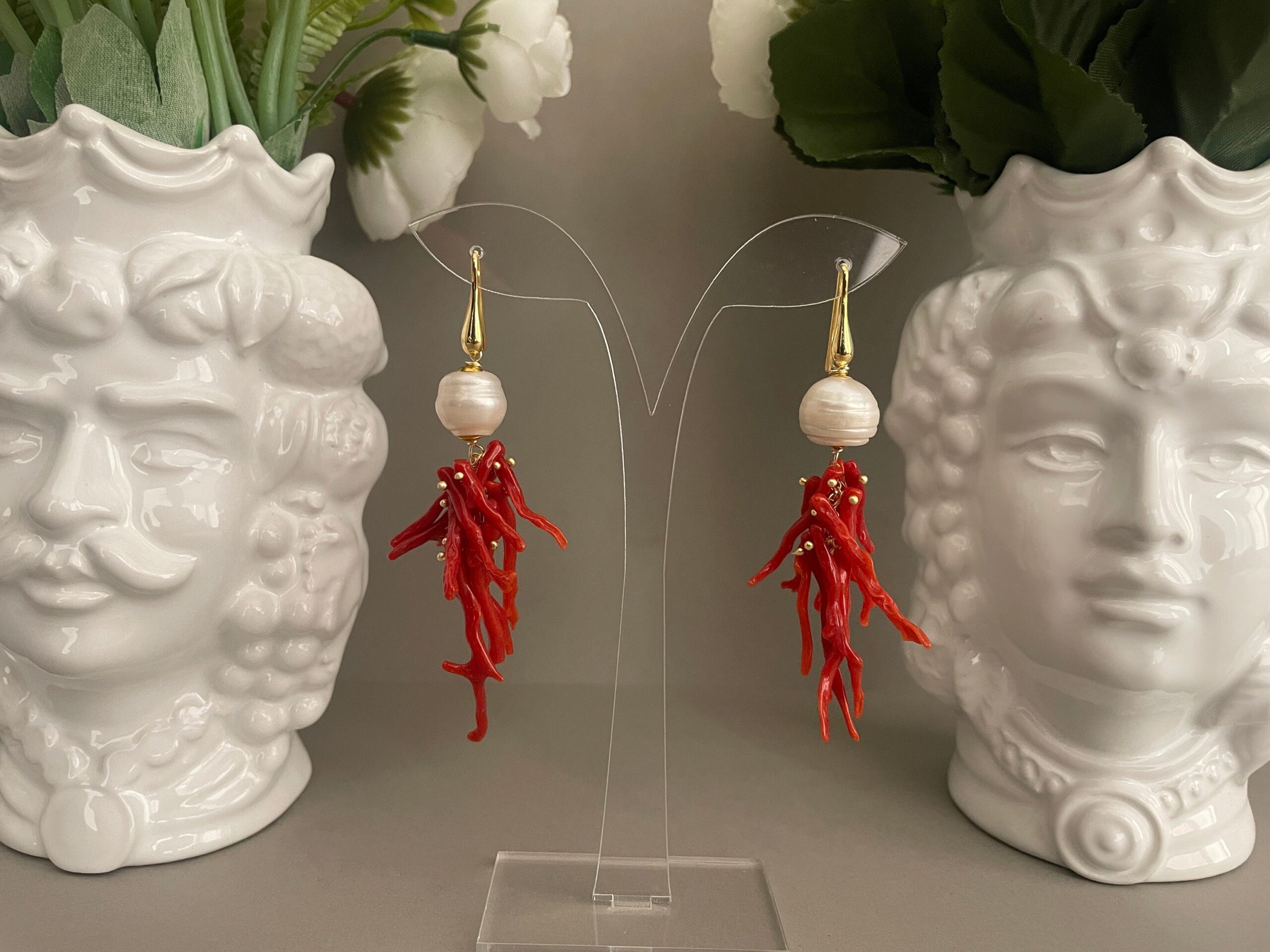 Orecchini argento 925, grappolo rami di corallo autentico del Mediterraneo, perla barocca, orecchini siciliani, regalo per lei. Corallo del Mediterraneo