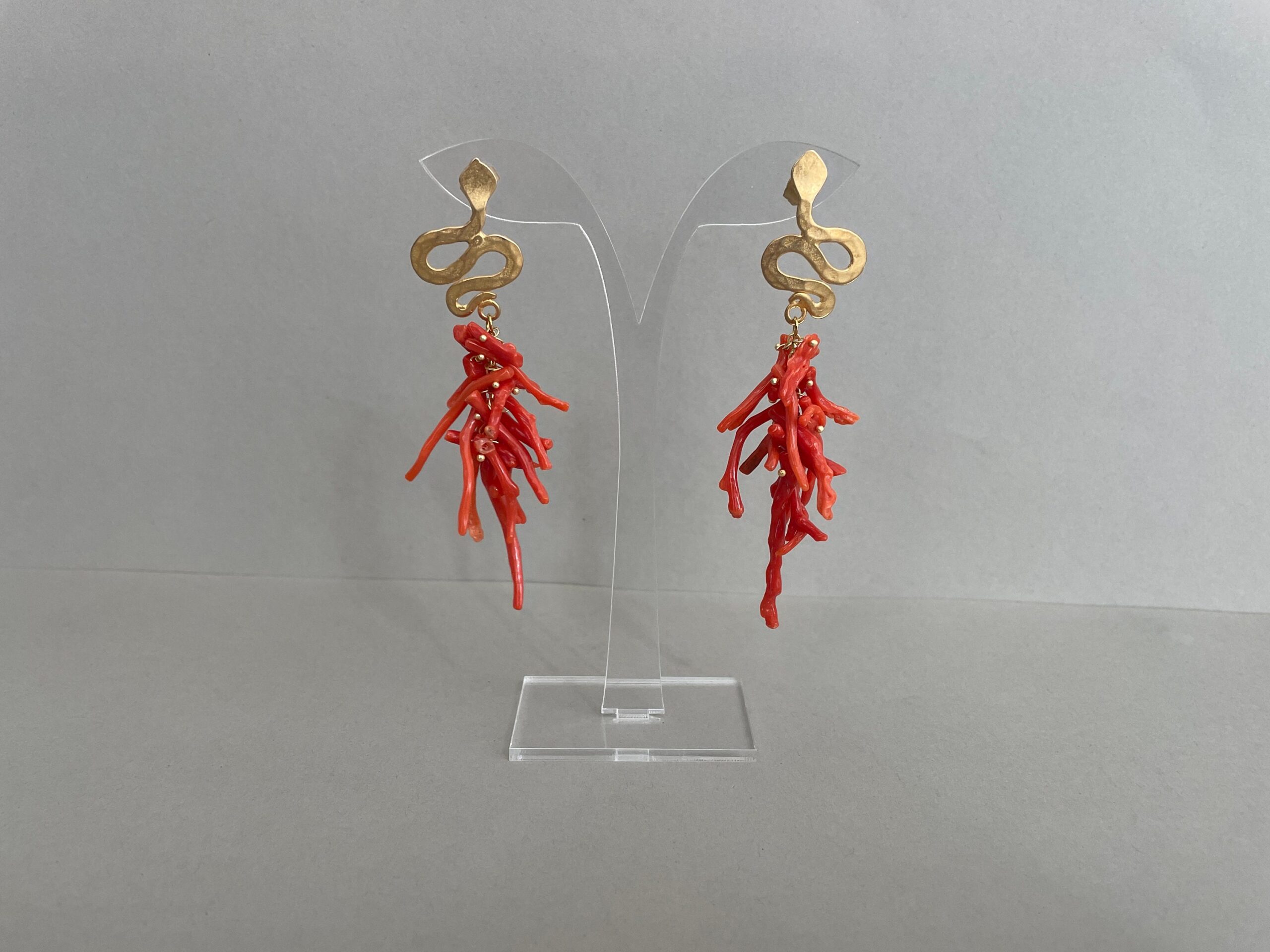 Orecchini di Corallo autentico del Mediterraneo, orecchini a grappolo, orecchini lunghi pendenti, orecchini siciliani, perno serpente. Corallo del Mediterraneo