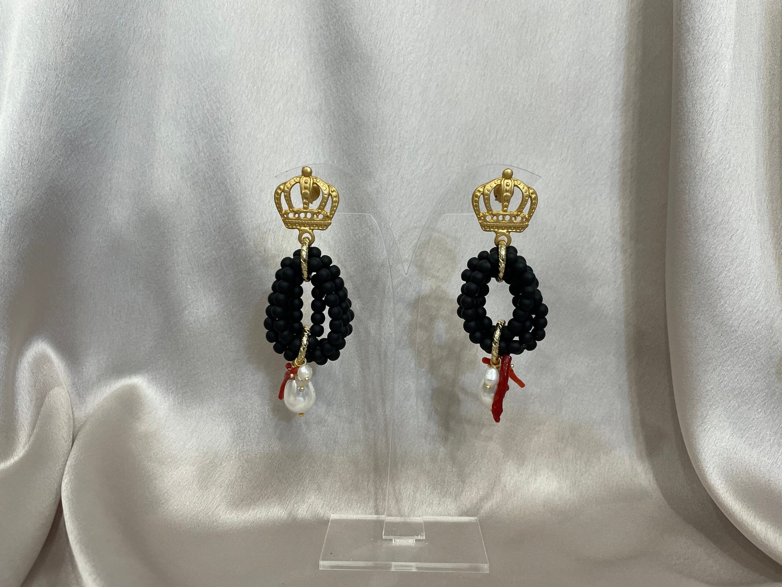 Orecchini siciliani, anelli di Lava o di Corallo, Corona in Zama oro, rami di corallo e perle, orecchini compositi, regalo per lei Orecchini caratteristici siciliani
