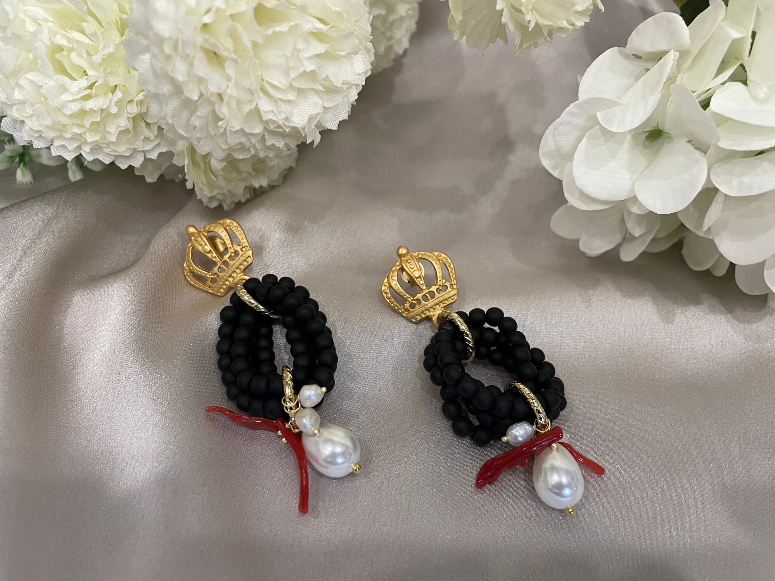 Orecchini siciliani, anelli di Lava o di Corallo, Corona in Zama oro, rami di corallo e perle, orecchini compositi, regalo per lei Orecchini caratteristici siciliani