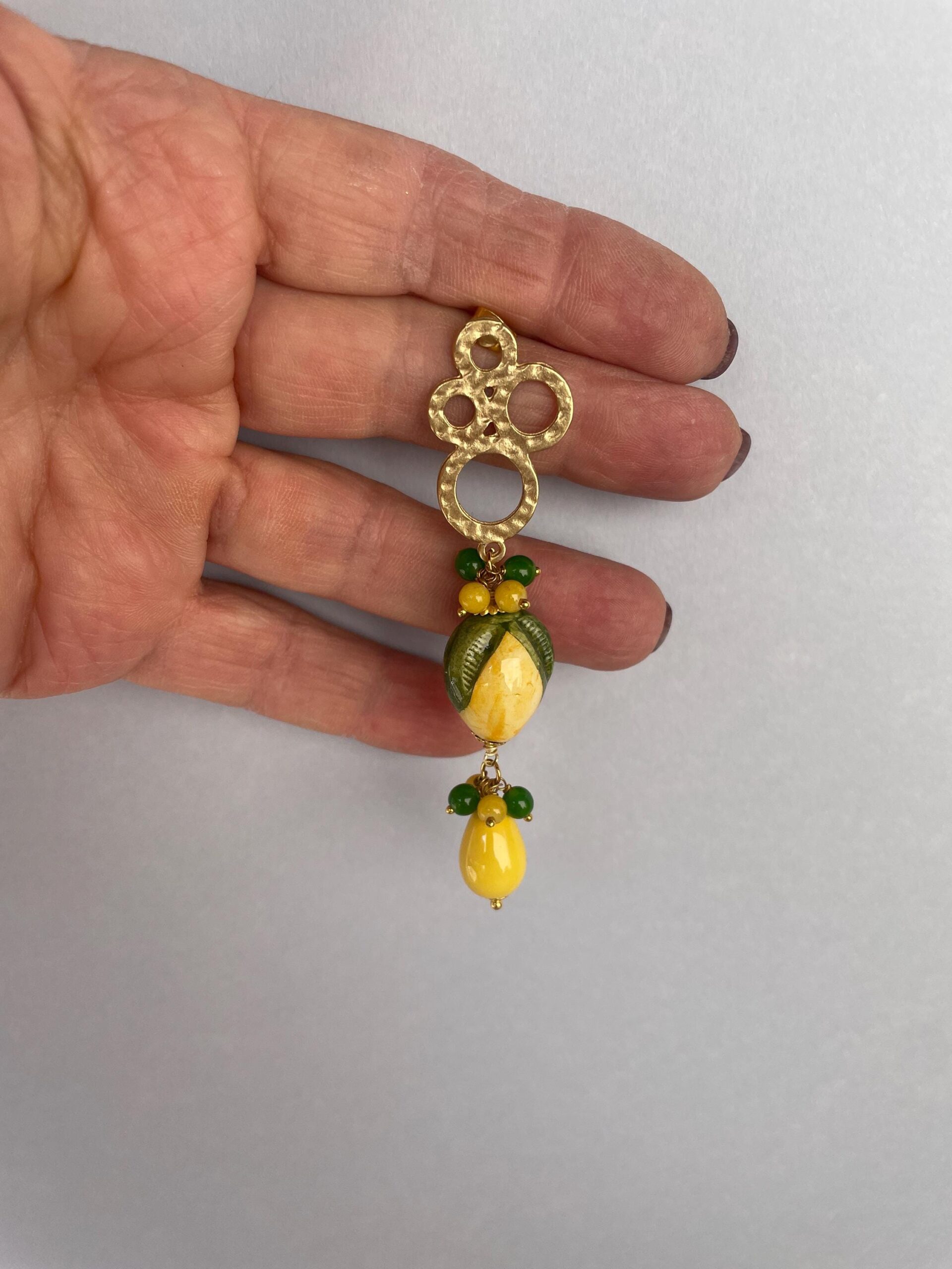 Orecchini siciliani, orecchini Limoni, orecchini gialli, ceramica di Caltagirone, limoni dipinti a mano. Limoni e Agrumi