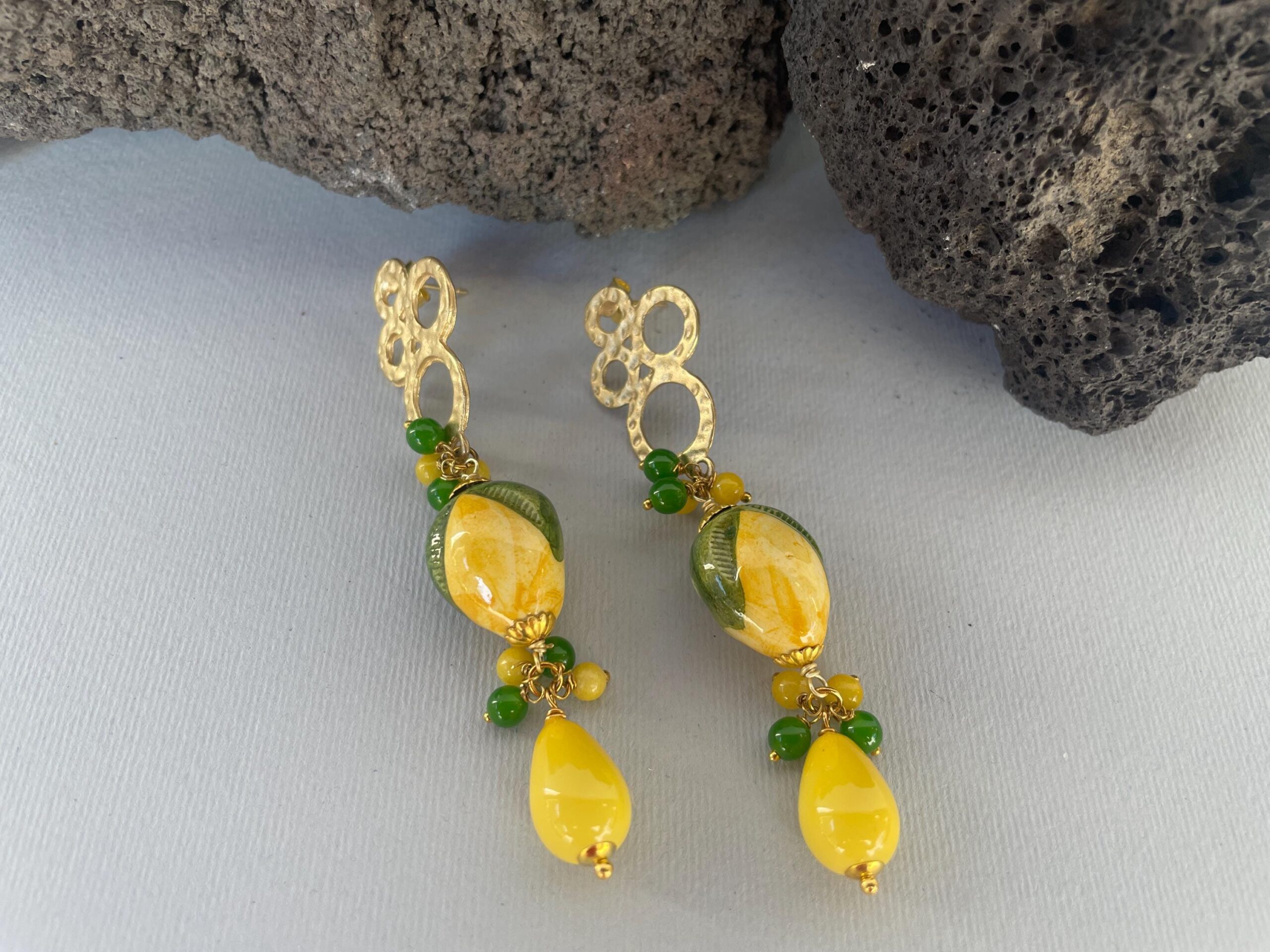 Orecchini siciliani, orecchini Limoni, orecchini gialli, ceramica di Caltagirone, limoni dipinti a mano. Limoni e Agrumi