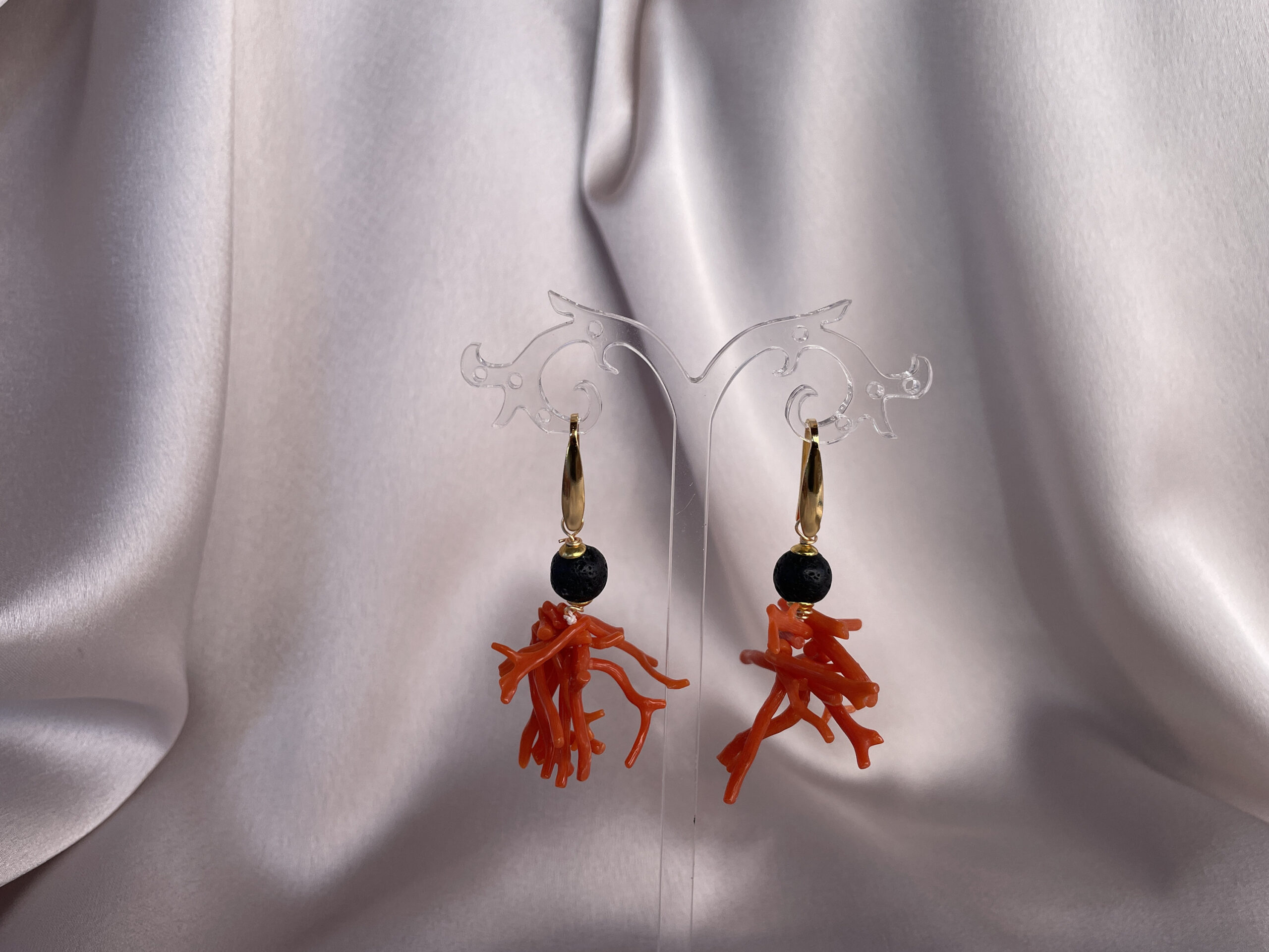 Orecchini con grappolo di rami di corallo autentico del Mediterraneo, perla barocca, orecchini siciliani, regalo per lei. Corallo del Mediterraneo