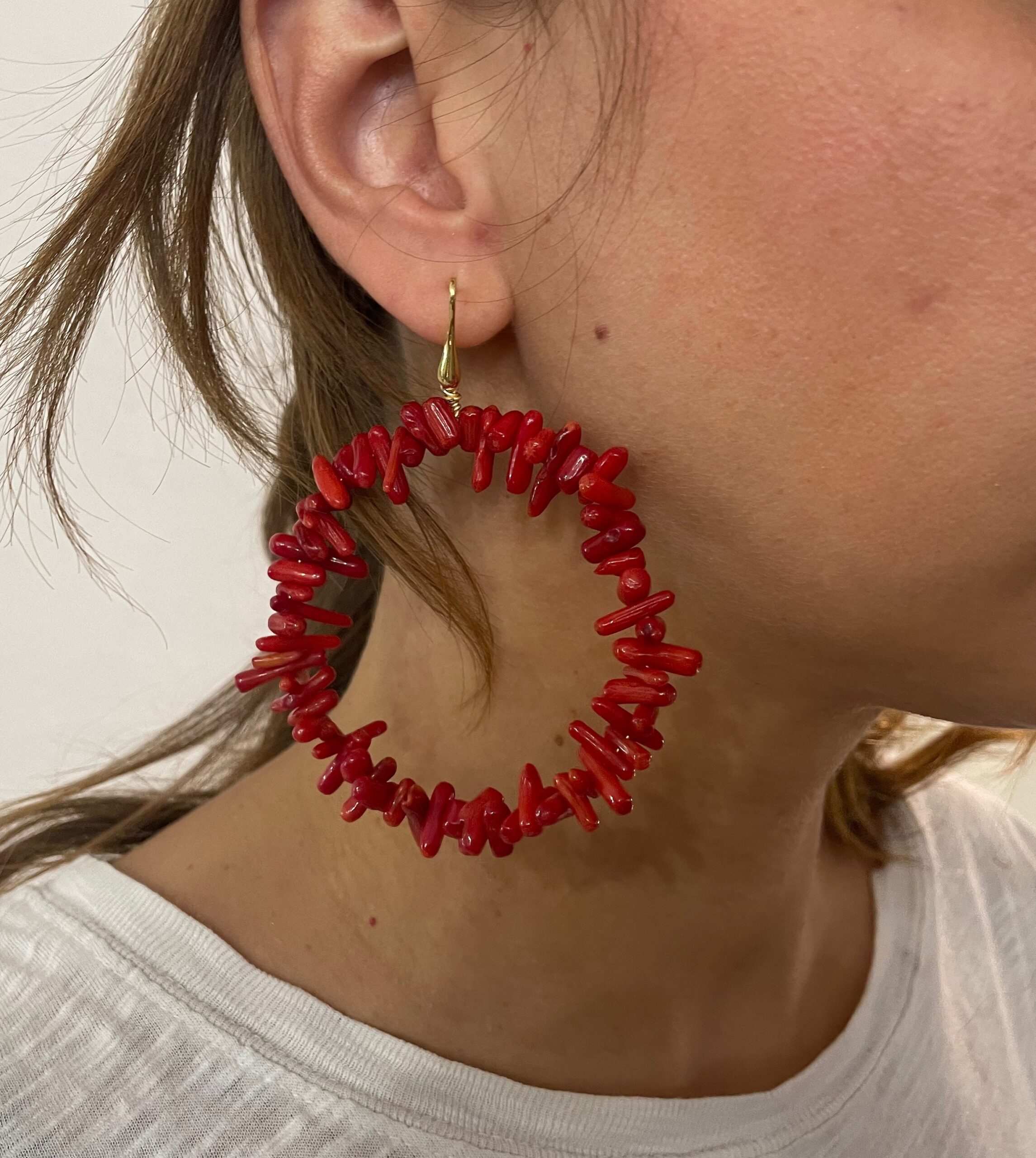 Orecchini vistosi, orecchini argento 925, orecchini corallo rosso, orecchini a cerchio, orecchini oversize, orecchini boho. Orecchini caratteristici siciliani