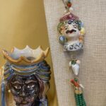 Collana siciliana multifilo con cristalli verdi e Testa di moro di ceramica di Caltagirone. Collane caratteristiche siciliane