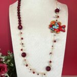 Collana siciliana artigianale con pesce in ceramica di Caltagirone, Agata rossa e perle naturali. Collane caratteristiche siciliane