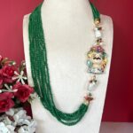 Collana siciliana multifilo con cristalli verdi e Testa di moro di ceramica di Caltagirone. Collane caratteristiche siciliane