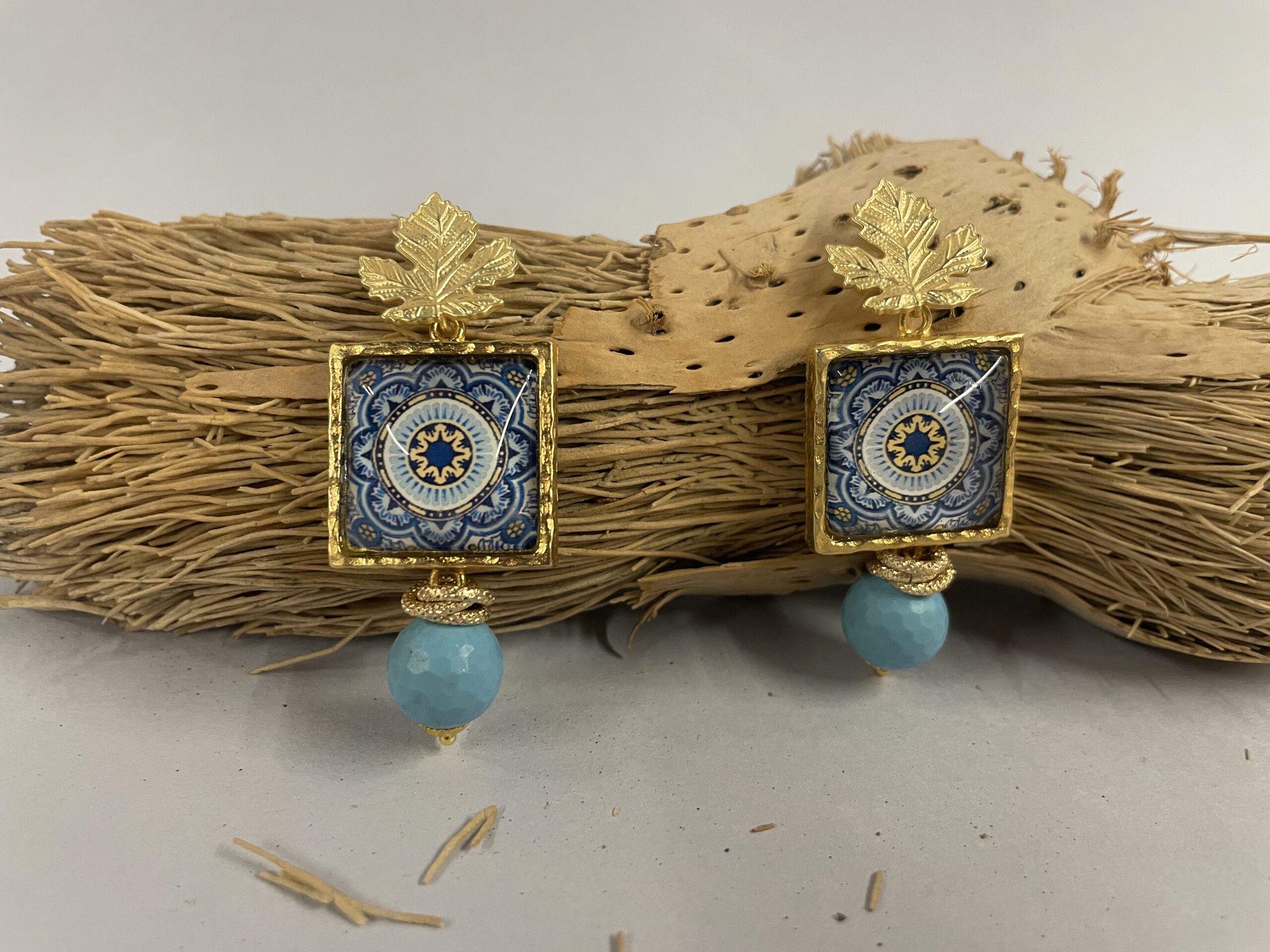 orecchini siciliani artigianali con maiolica blu