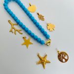 Collana con perle turchesi, resina italiana di alta qualità, girocollo con maxi boules, collana con ciondoli, regalo per lei. Collane artigianali di Resina