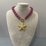 Collana maxi boules, collana viola amaranto, collana resina, ciondolo oversize stella marina, collana corta, resina italiana, per lei. Collane artigianali di Resina