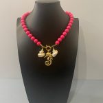 Collana estiva, collana resina rosa, collana con conchiglie, ciondolo cavalluccio marino, collana resina italiana, regalo per ragazza. Collane artigianali di Resina