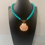 Collana turchese, collana estiva, collana resina italiana, ciondolo grande conchiglia naturale, collana da mare, regalo per ragazza. Collane artigianali di Resina