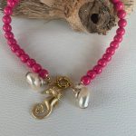 Collana estiva, collana resina rosa, collana con conchiglie, ciondolo cavalluccio marino, collana resina italiana, regalo per ragazza. Collane artigianali di Resina