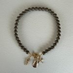 Collana estiva, collana resina color sabbia, collana conchiglie, ciondoli marini, collana resina italiana, regalo per ragazza. Collane artigianali di Resina