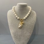 Collana maxi boules, collana bianca, Ciondoli marini, collana resina Italiana, collana corta, collana estiva, per lei. Collane artigianali di Resina