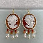 Orecchini vistosi e leggeri, orecchini argento, orecchini Cammeo in resina di prima qualità, grappoli di perle miste, orecchini classici. Orecchini con Cammeo