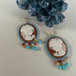 Orecchini Cammeo, orecchini argento 925, orecchini vistosi e leggeri, resina italiana, grappoli di perle miste, orecchini classici. Orecchini con Cammeo