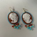 Orecchini Cammeo, orecchini argento 925, orecchini vistosi e leggeri, resina italiana, grappoli di perle miste, orecchini classici. Orecchini con Cammeo