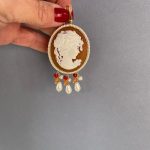 Orecchini vistosi e leggeri, orecchini argento, orecchini Cammeo in resina di prima qualità, grappoli di perle miste, orecchini classici. Orecchini con Cammeo